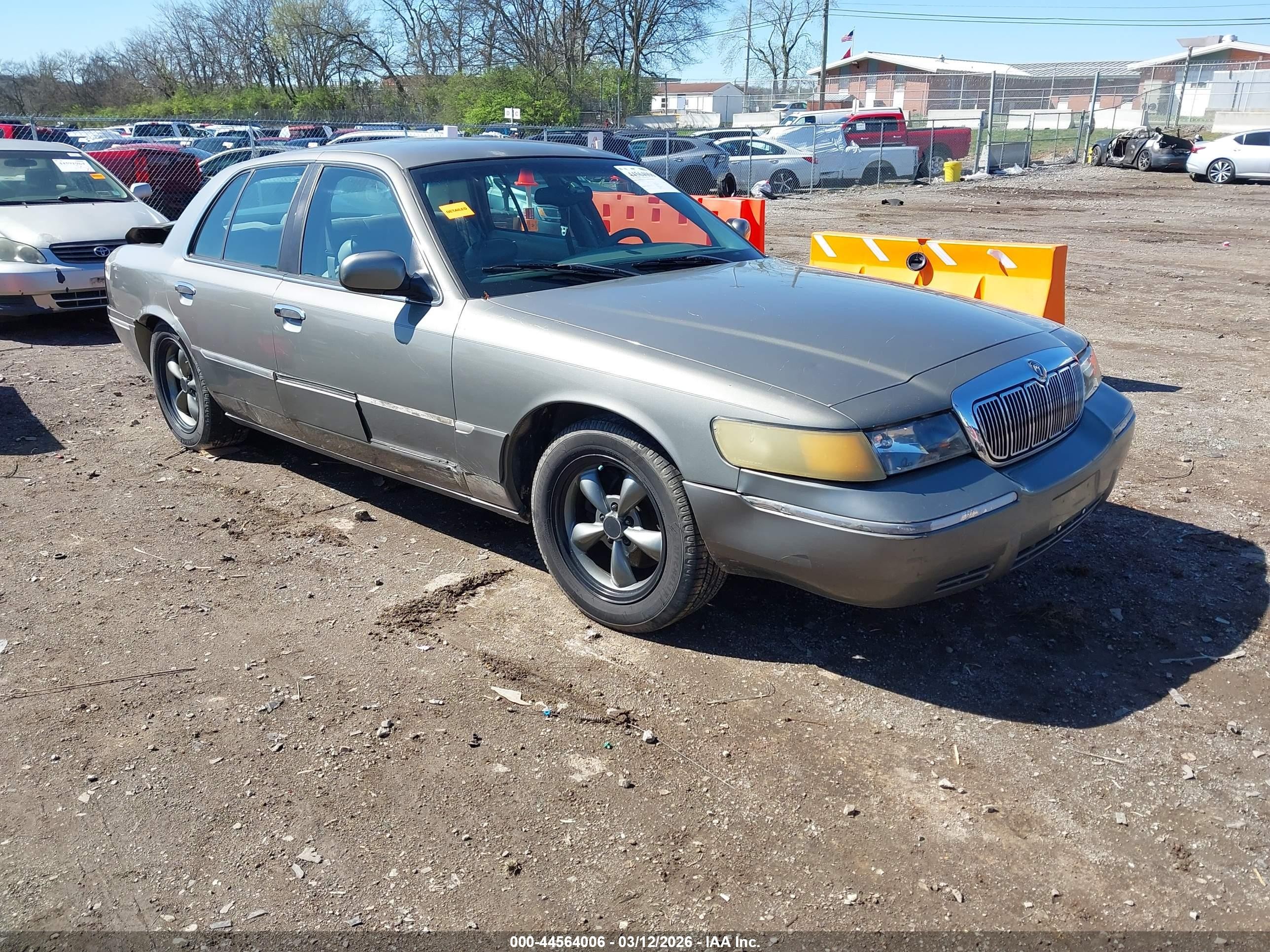 2MEFM75W3YX622141