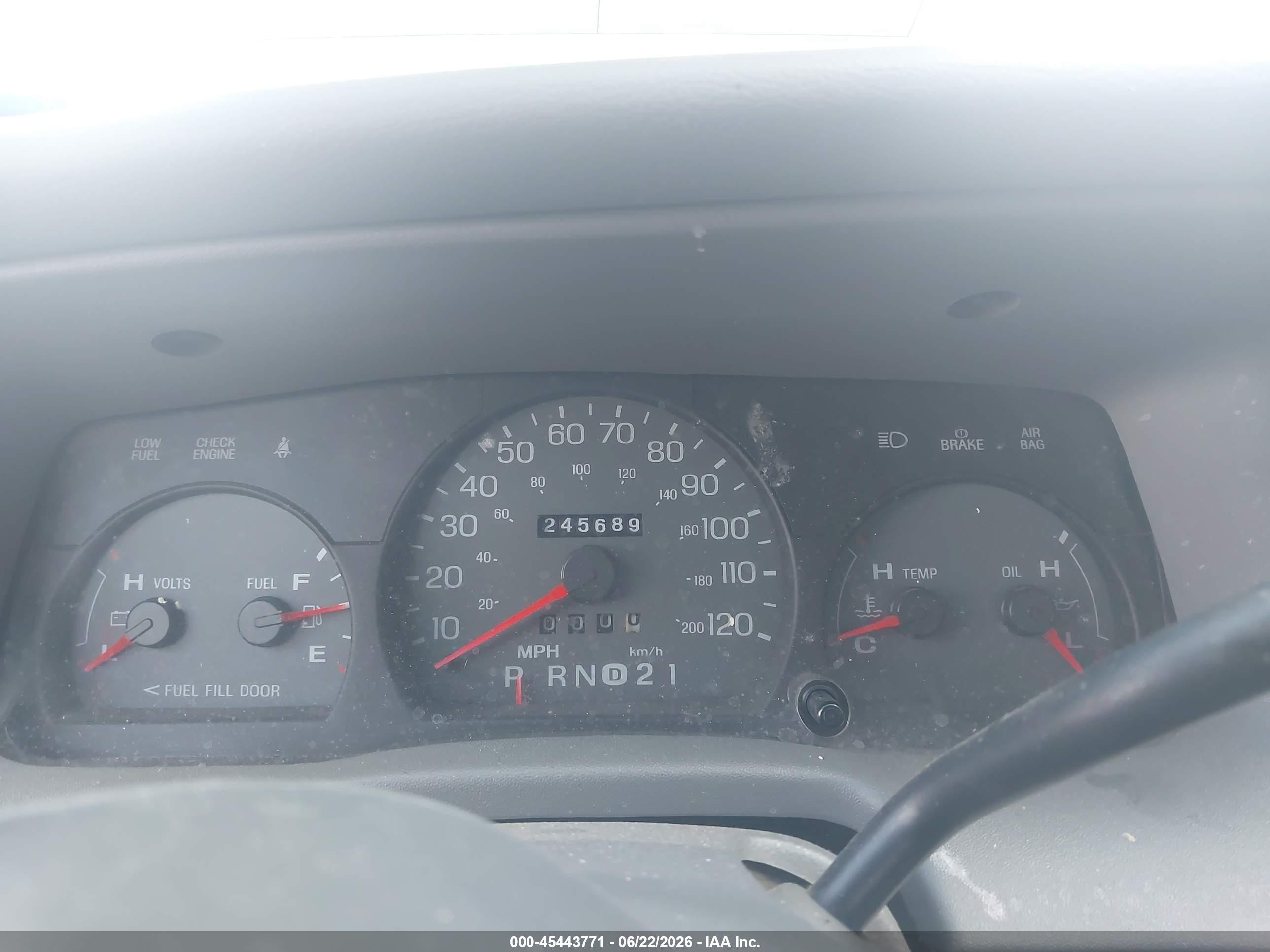 2003 Mercury Grand Marquis Ls Silver vin: 2MEFM75W43X643749