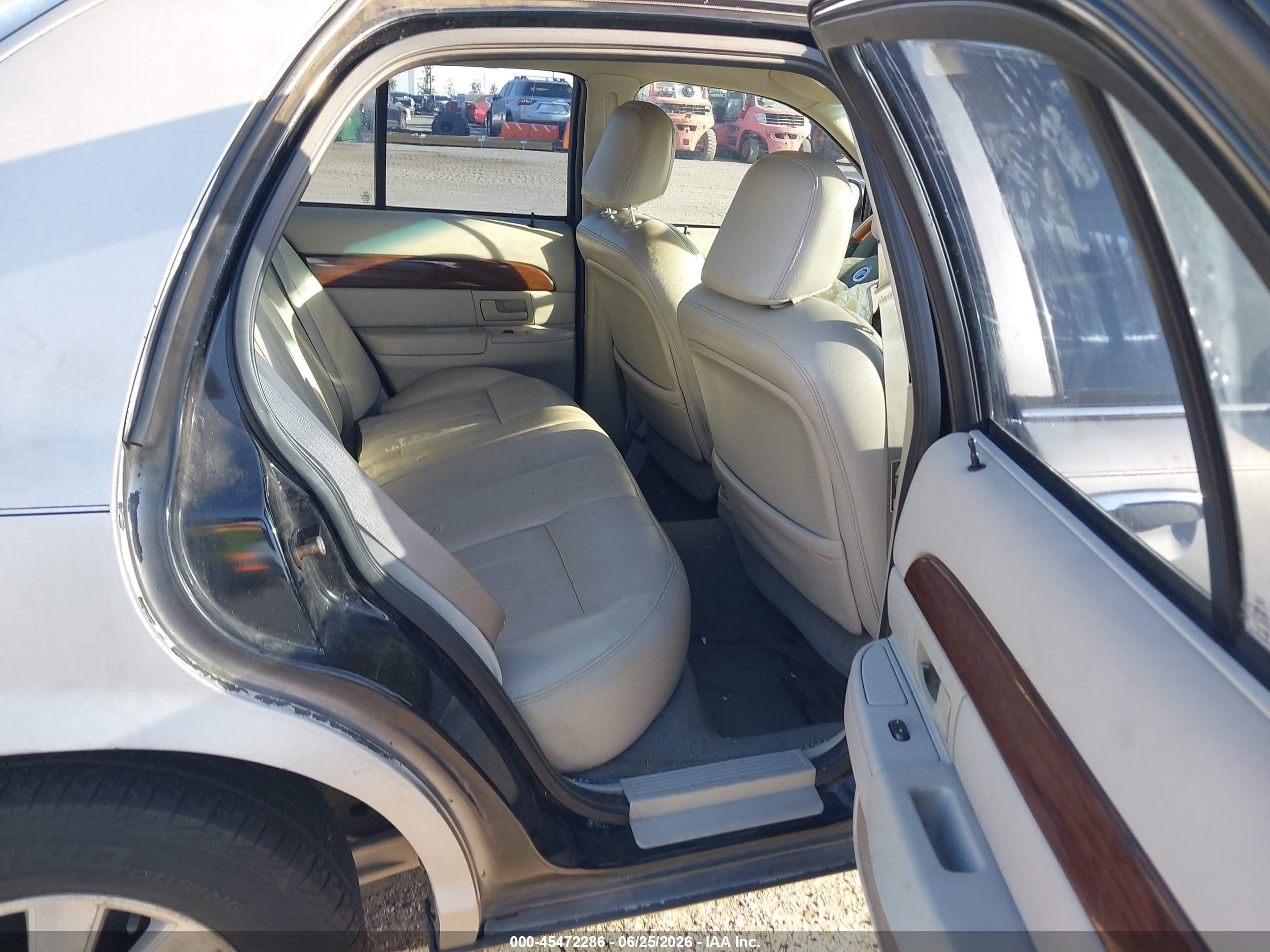 2003 Mercury Grand Marquis Ls Silver vin: 2MEFM75W43X680607