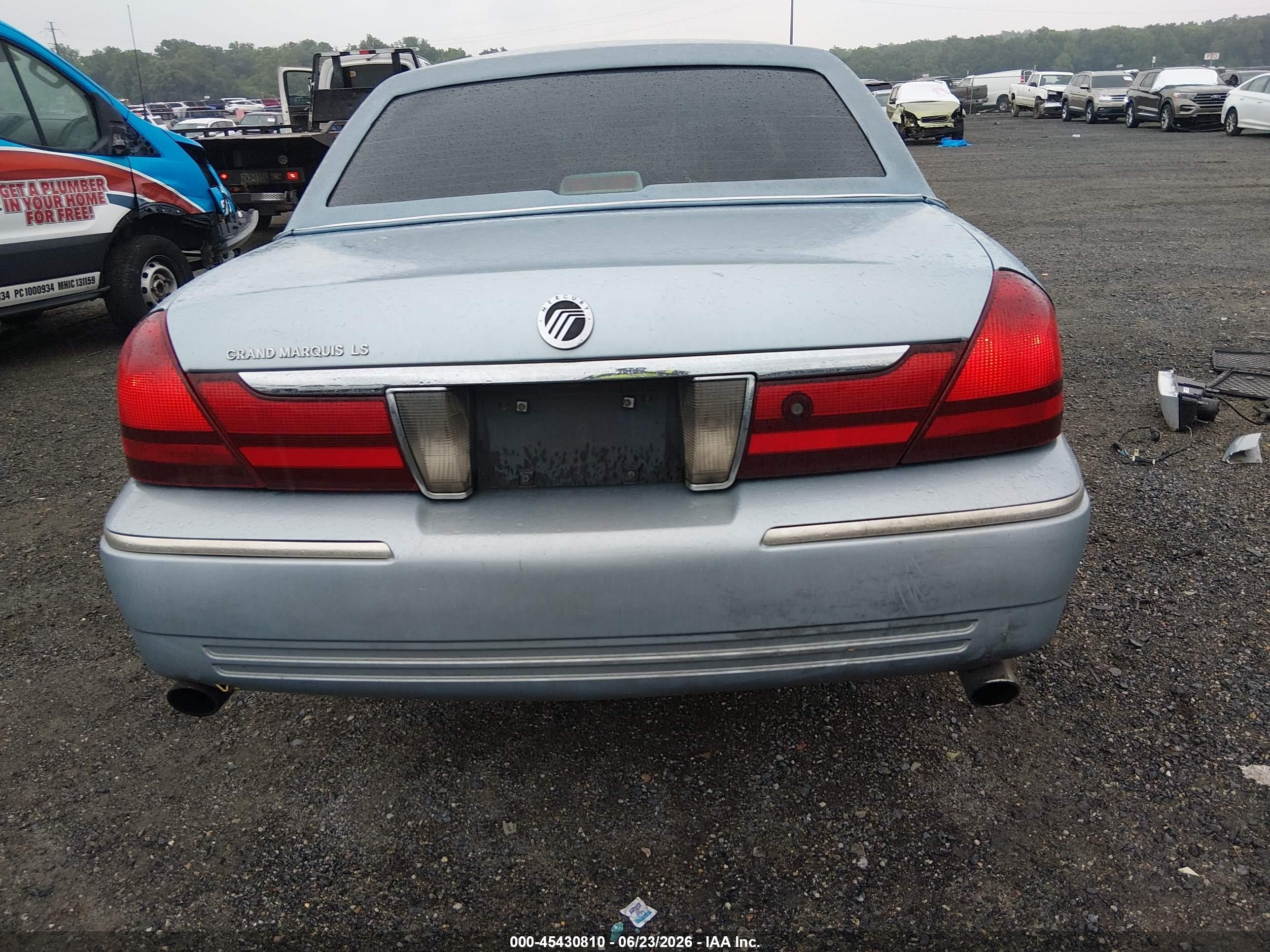 2004 Mercury Grand Marquis Ls Blue vin: 2MEFM75W44X687770