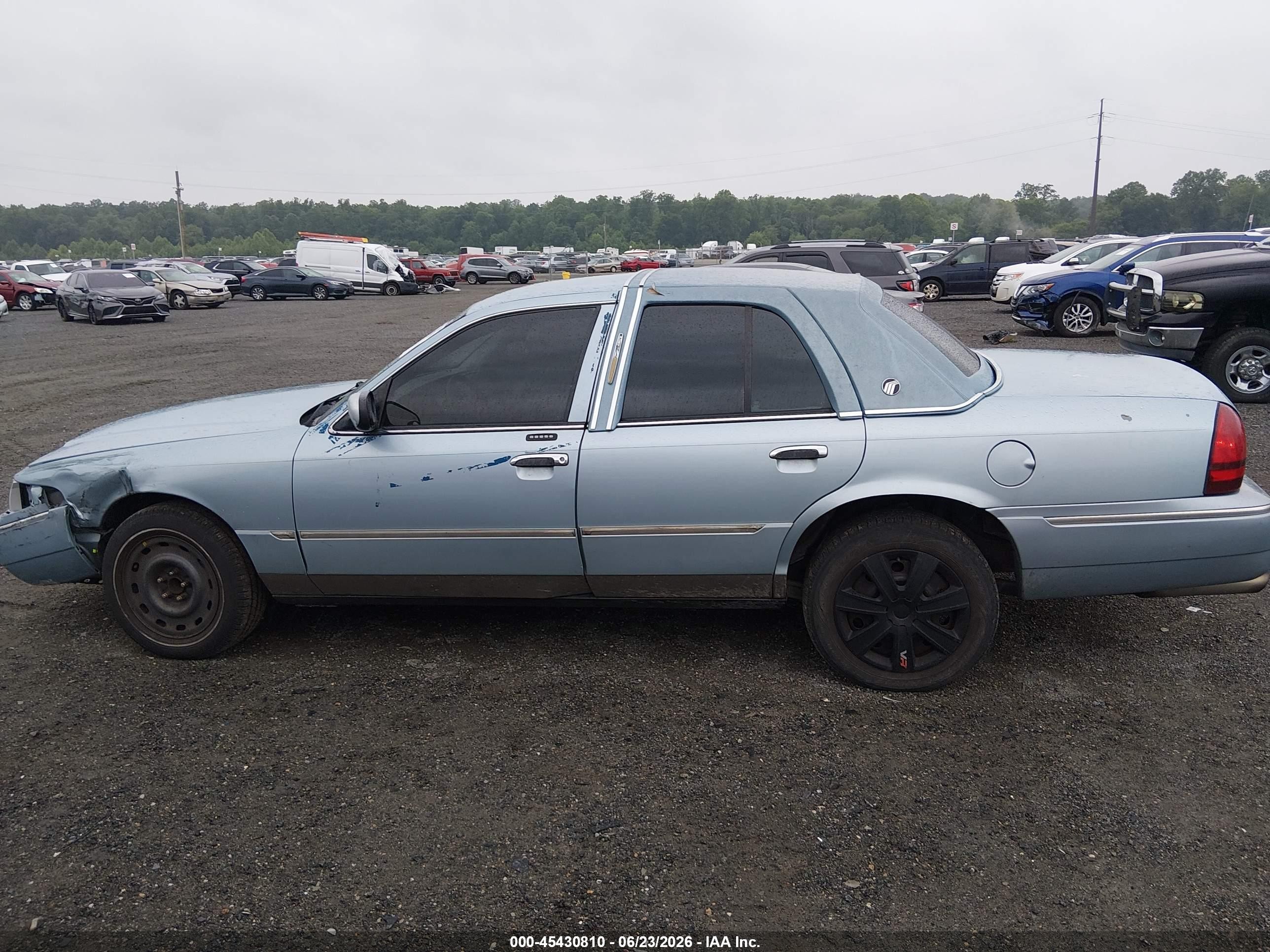 2004 Mercury Grand Marquis Ls Blue vin: 2MEFM75W44X687770
