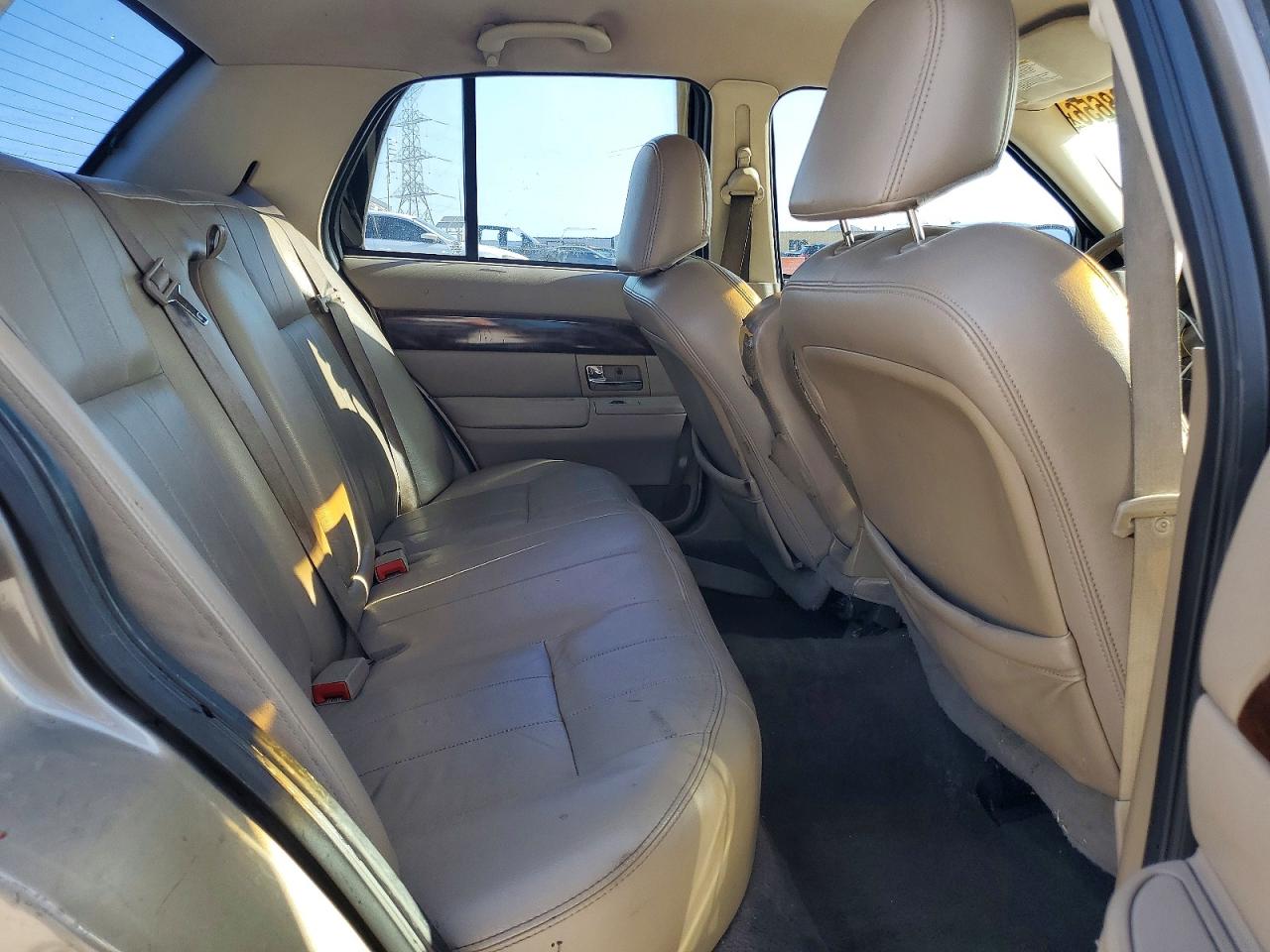 2005 Mercury Grand Marquis Ls Gold vin: 2MEFM75W45X634844