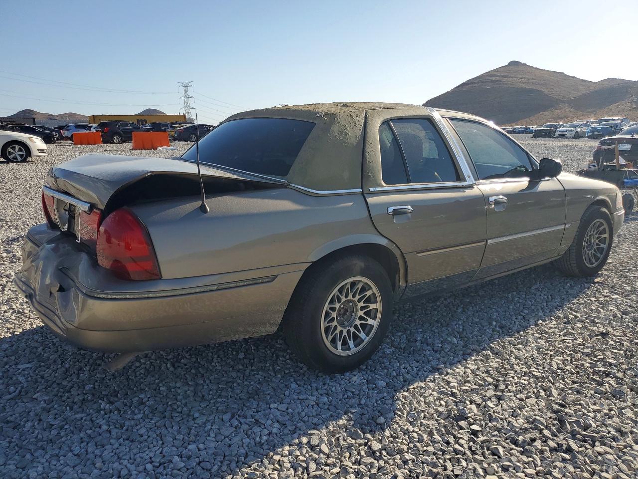 2005 Mercury Grand Marquis Ls Gold vin: 2MEFM75W45X634844