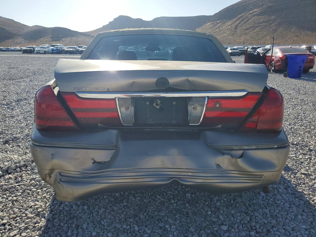 2005 Mercury Grand Marquis Ls Gold vin: 2MEFM75W45X634844