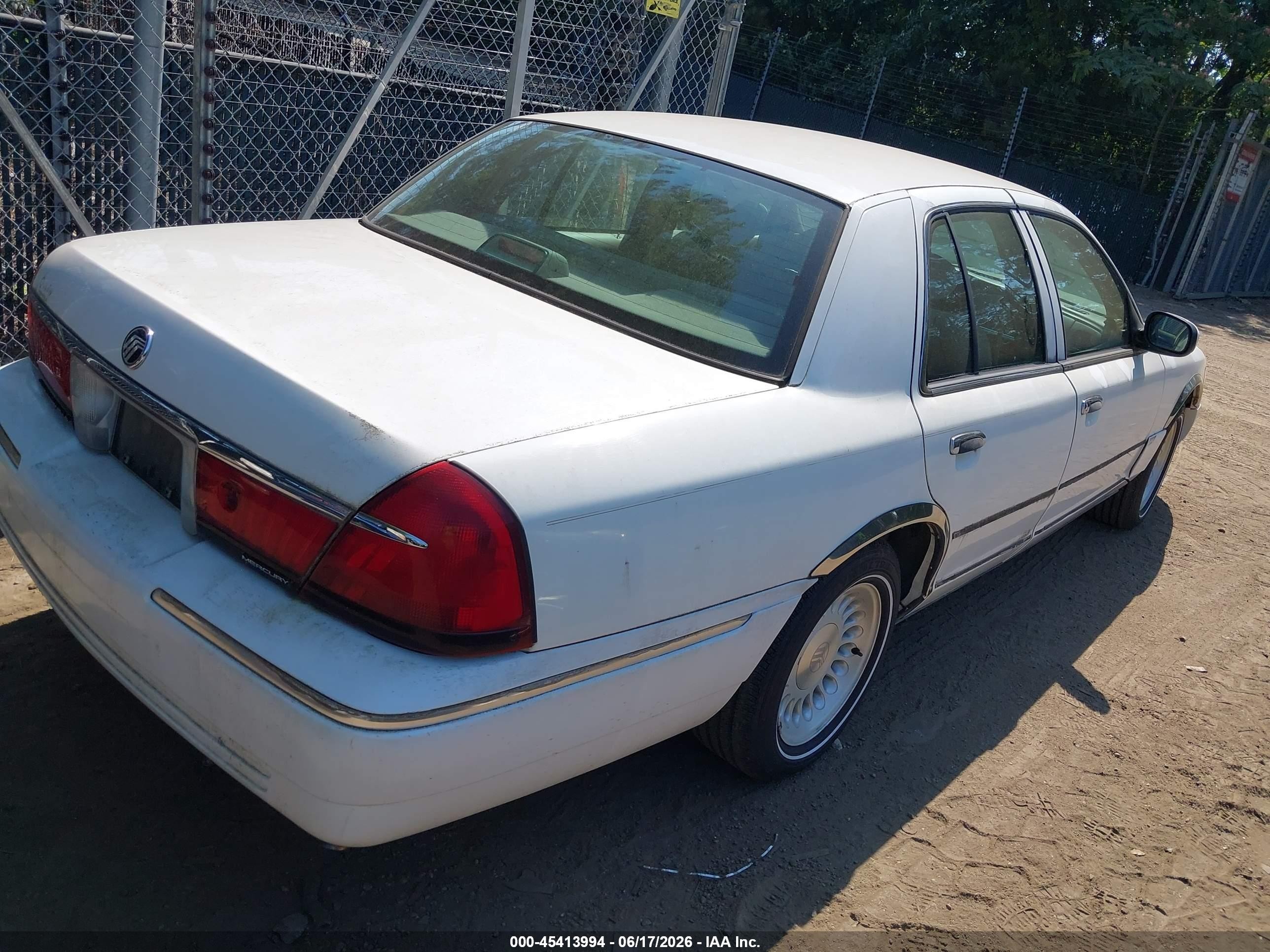 1999 Mercury Grand Marquis Ls White vin: 2MEFM75W4XX651551