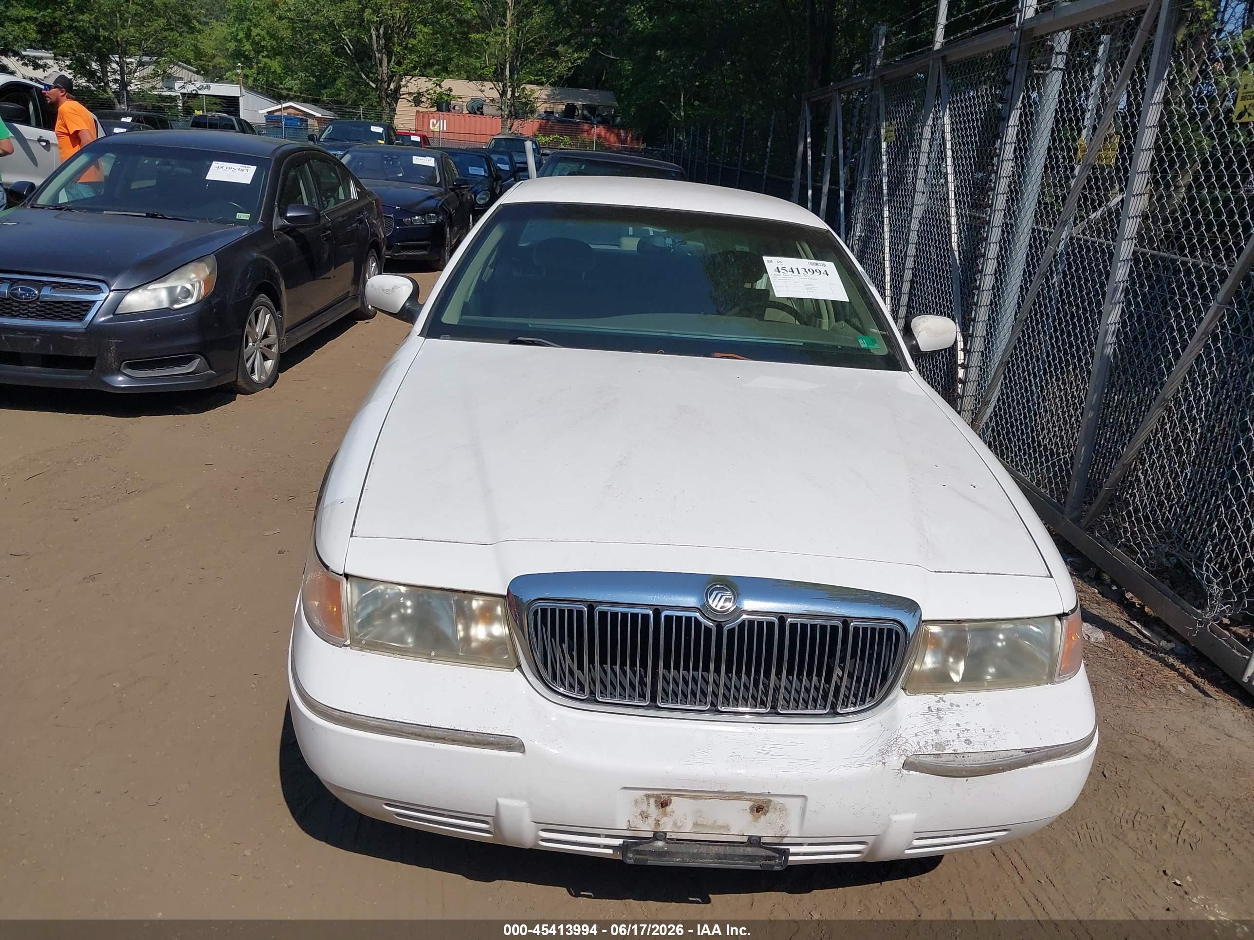 1999 Mercury Grand Marquis Ls White vin: 2MEFM75W4XX651551