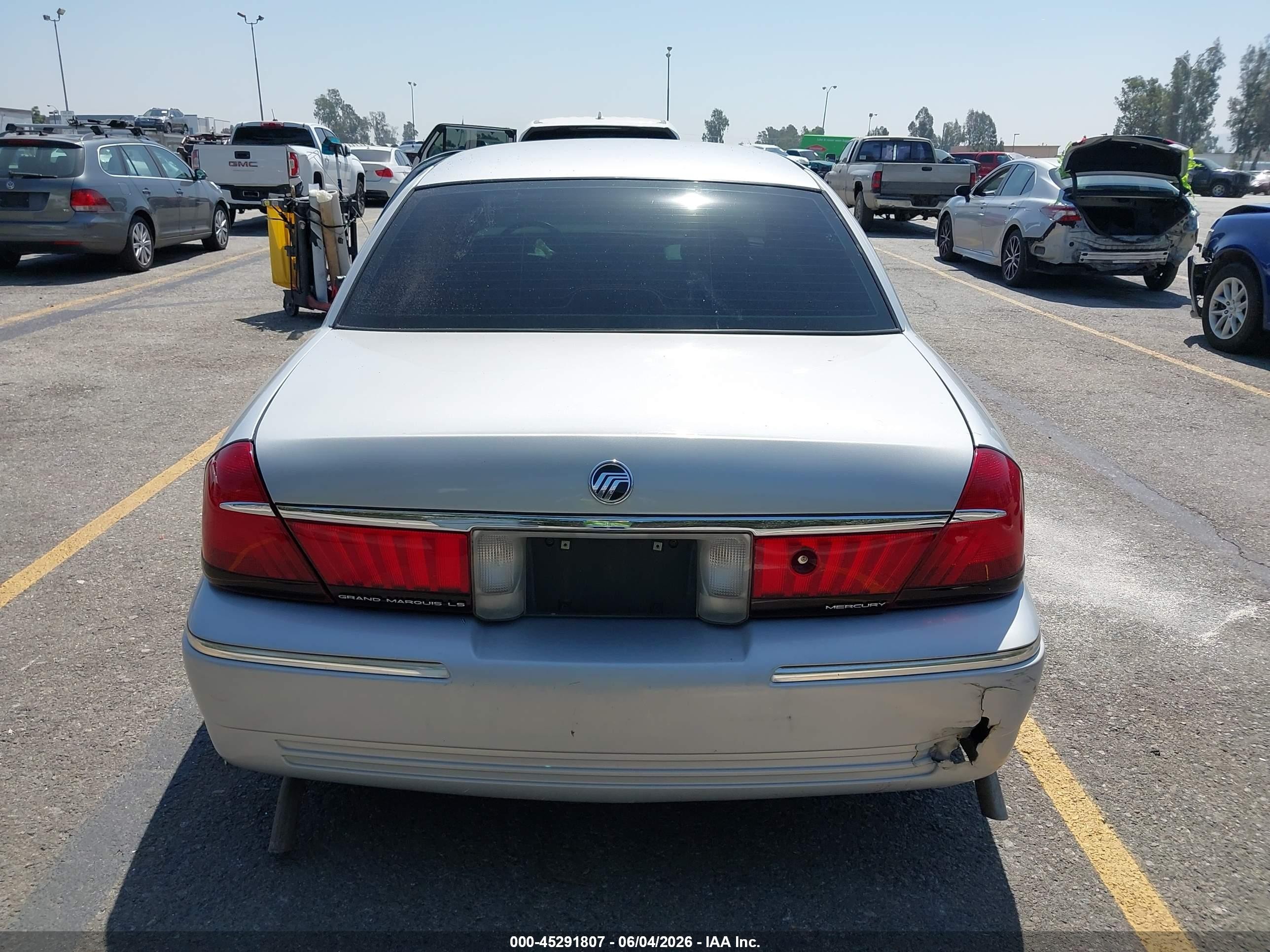 2000 Mercury Grand Marquis Ls Silver vin: 2MEFM75W4YX614159