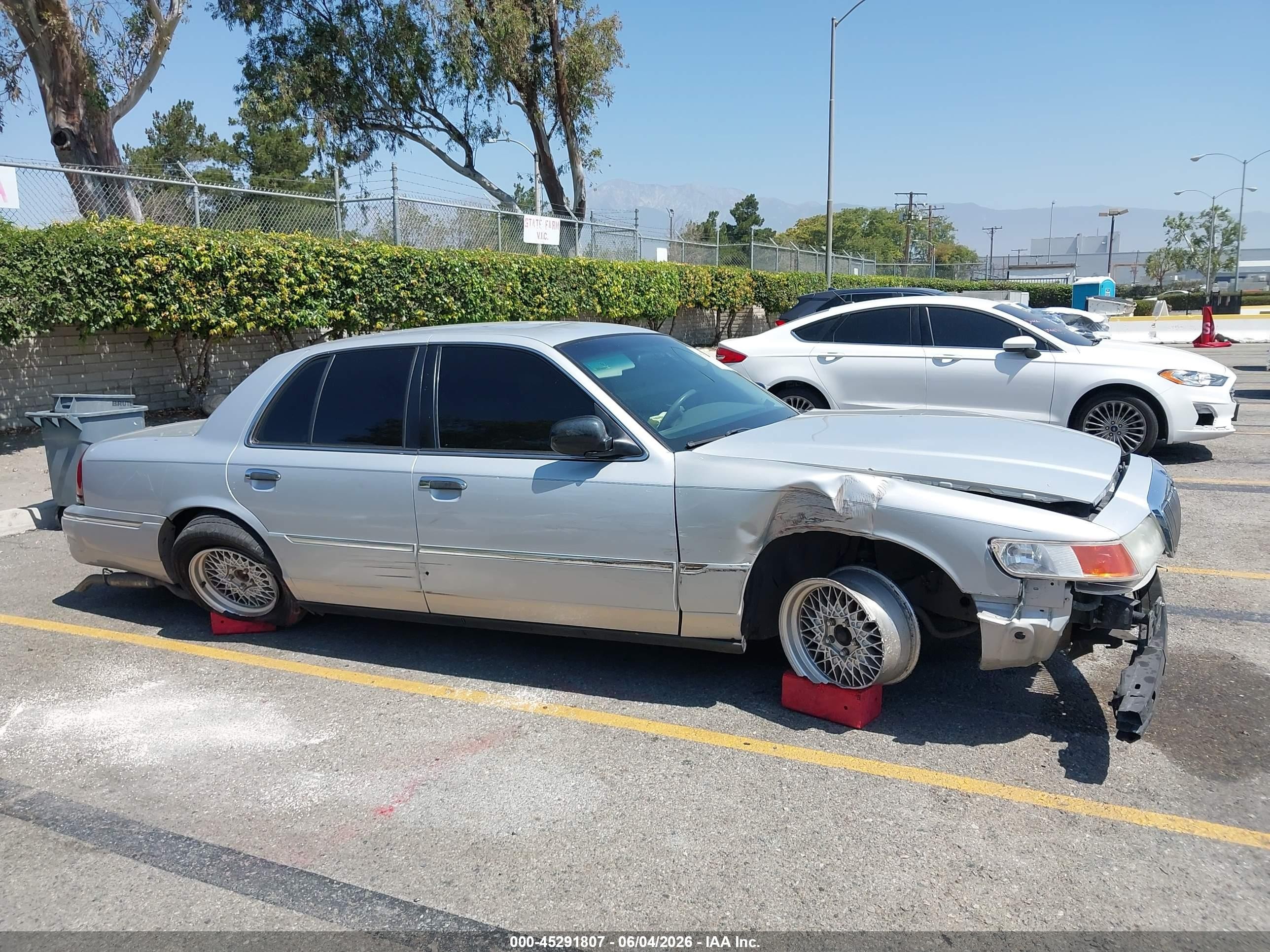 2000 Mercury Grand Marquis Ls Silver vin: 2MEFM75W4YX614159