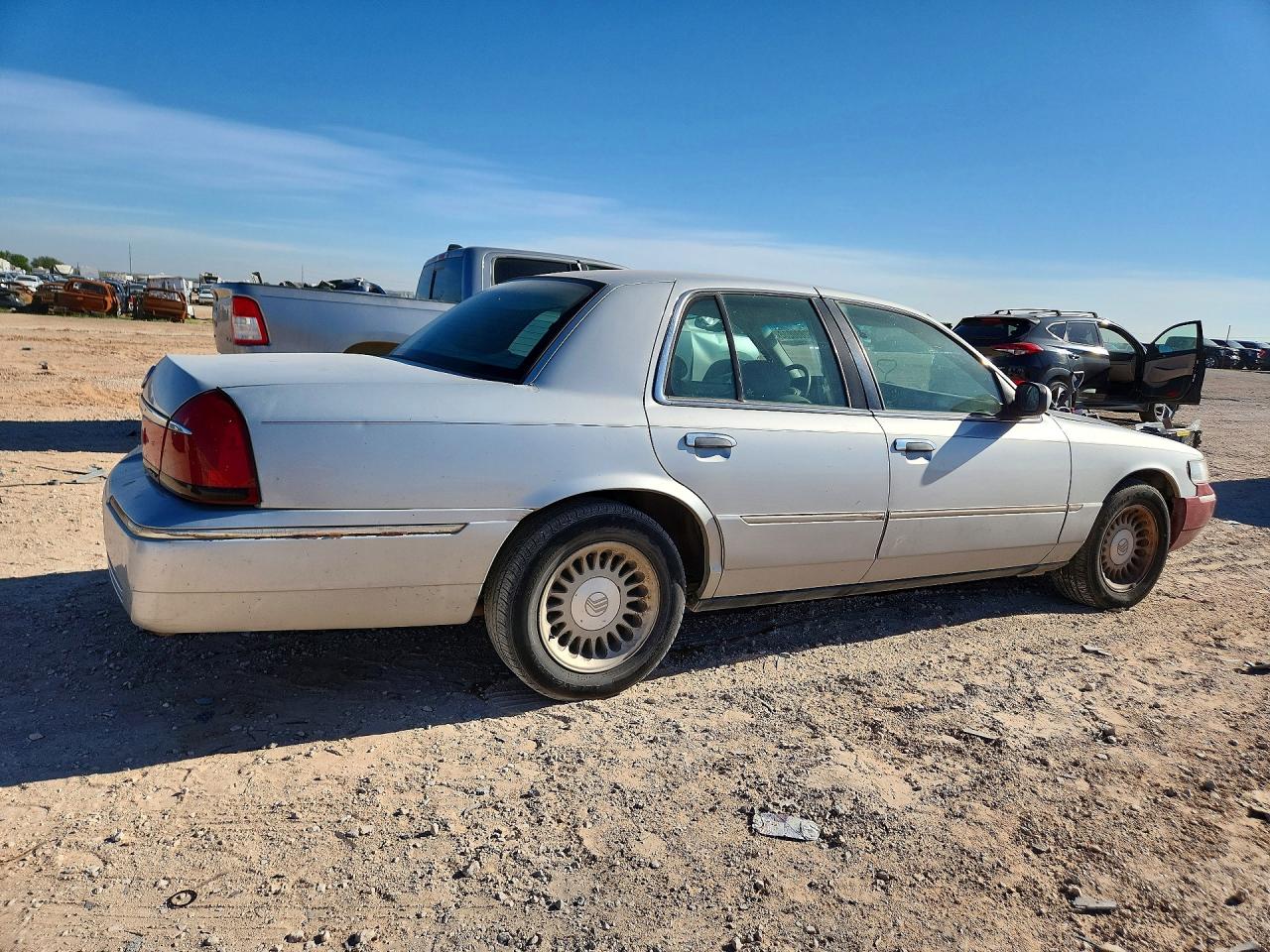 2002 Mercury Grand Marquis Ls Silver vin: 2MEFM75W52X622696