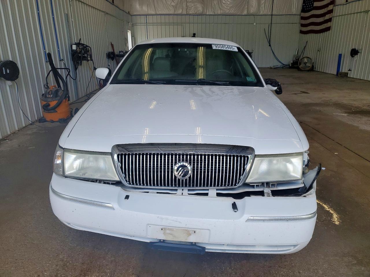 2003 Mercury Grand Marquis Ls Белый vin: 2MEFM75W53X632016
