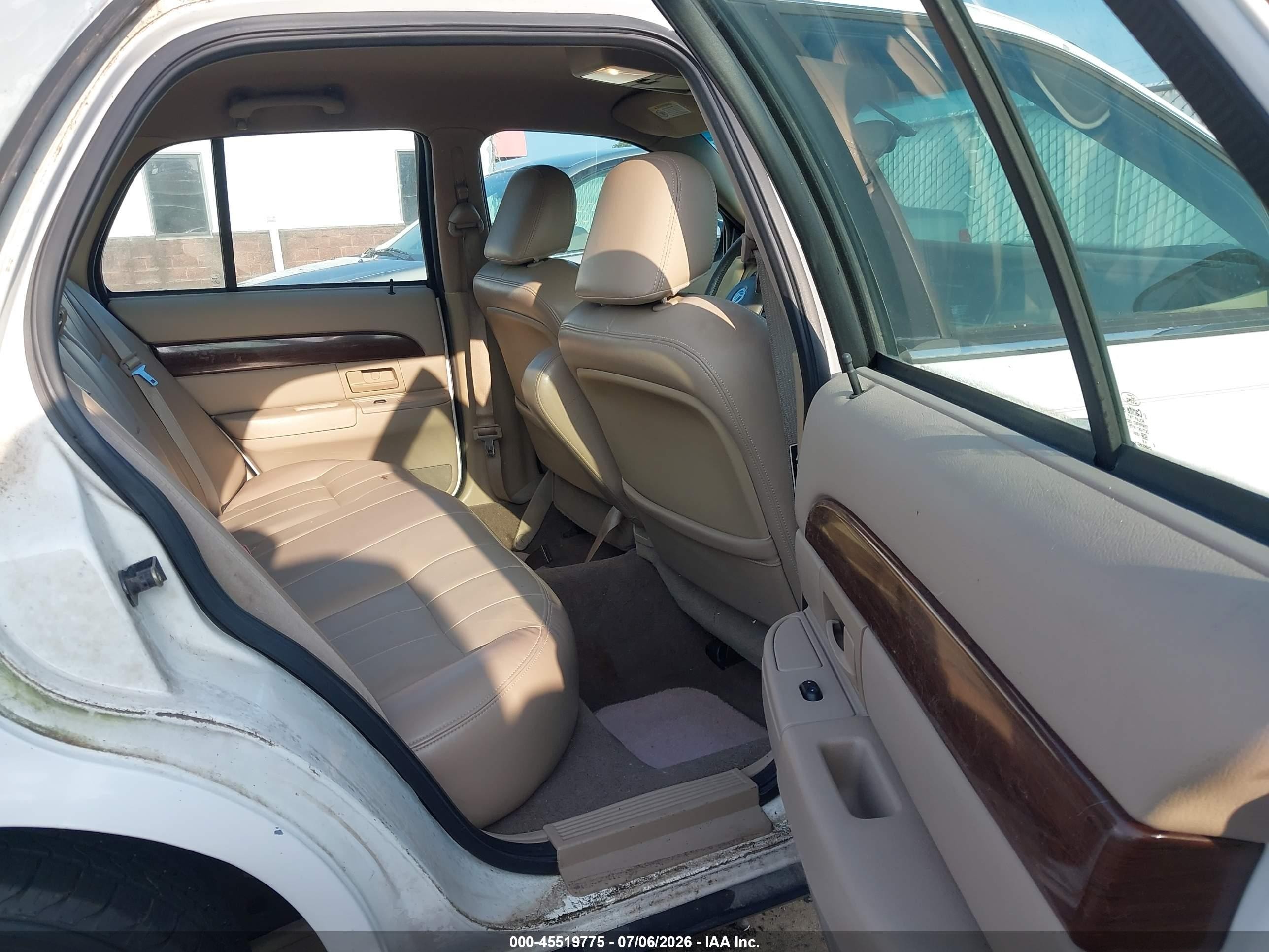 2003 Mercury Grand Marquis Ls White vin: 2MEFM75W53X661483