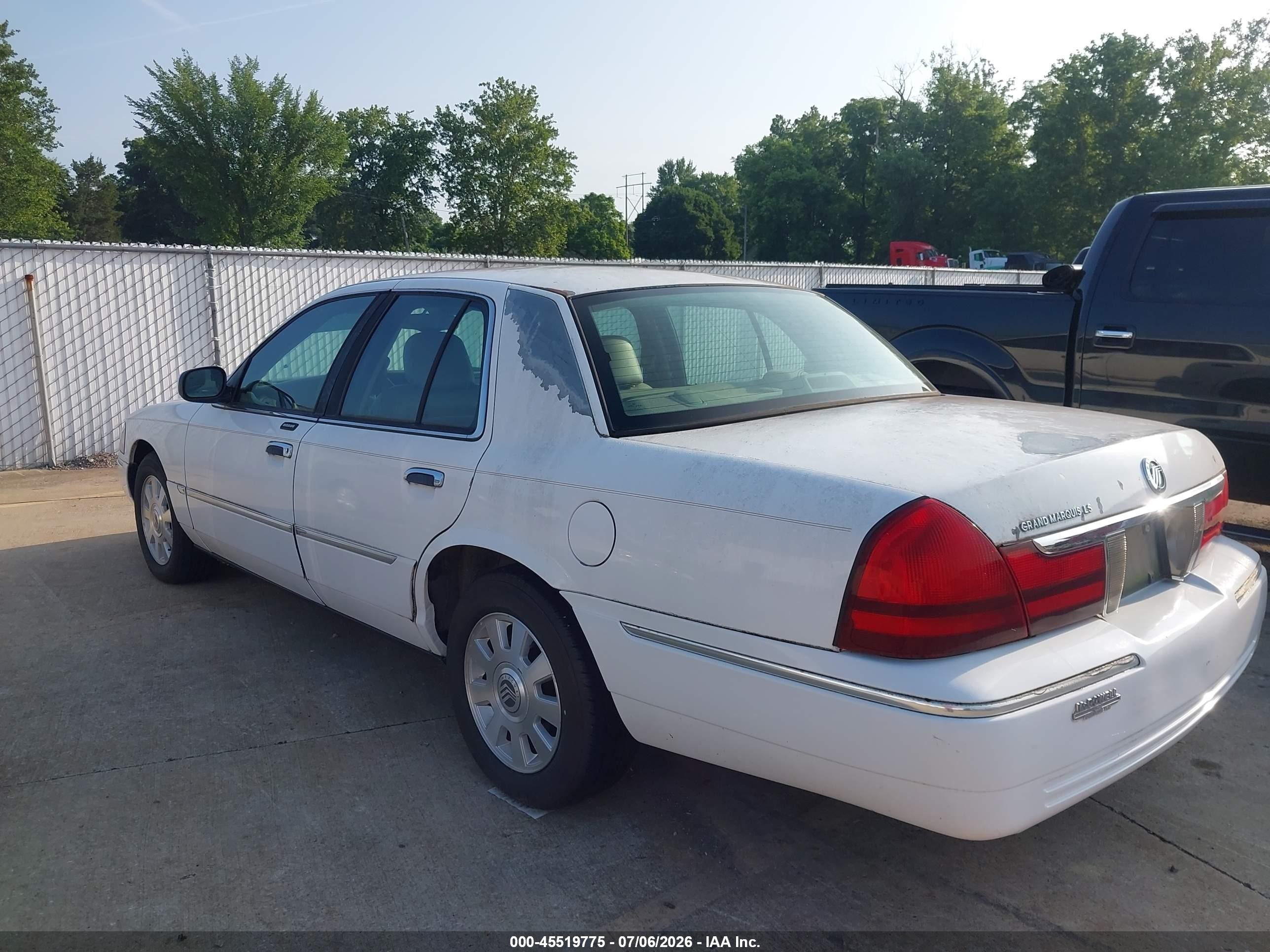 2003 Mercury Grand Marquis Ls White vin: 2MEFM75W53X661483