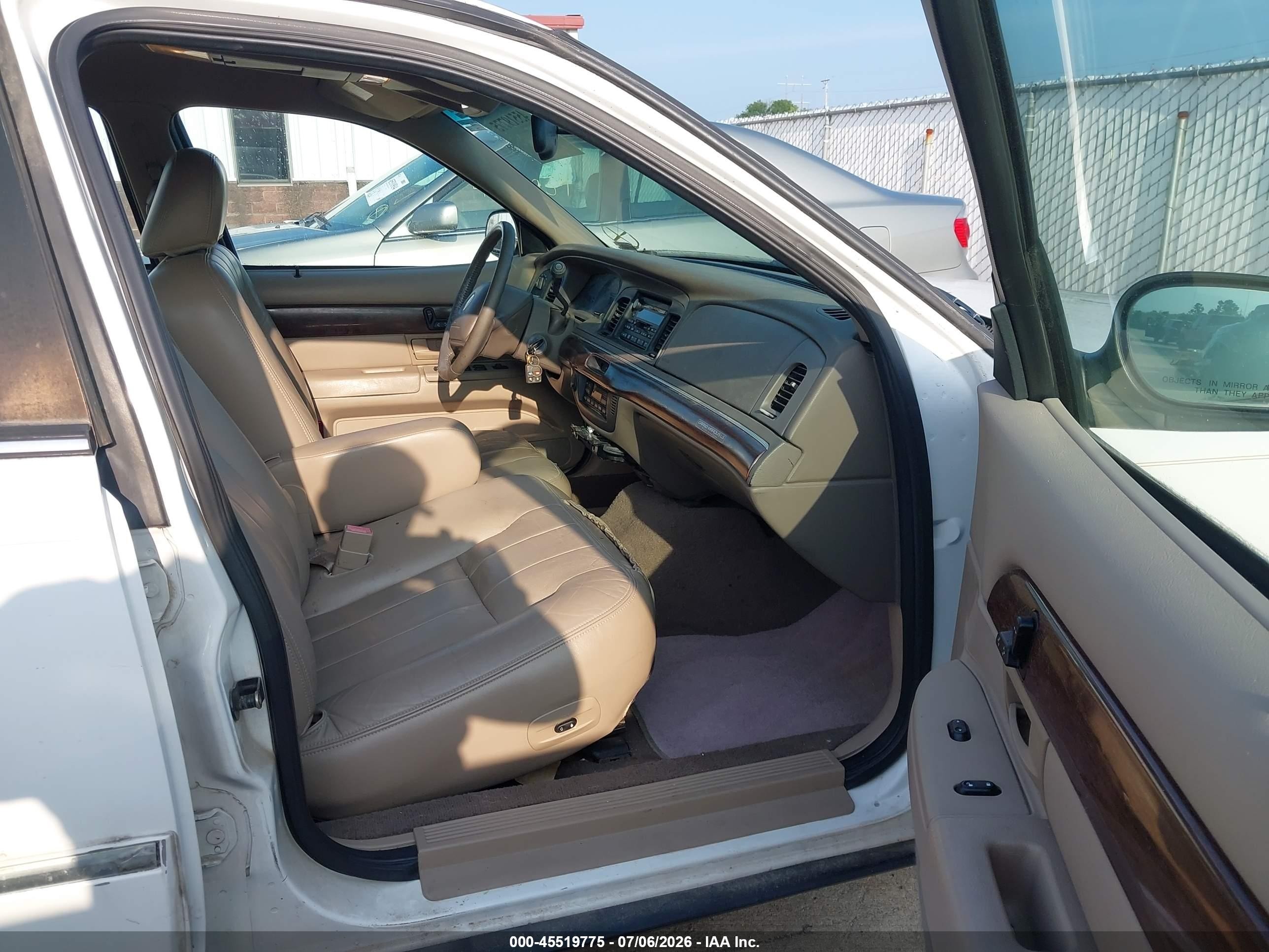2003 Mercury Grand Marquis Ls White vin: 2MEFM75W53X661483