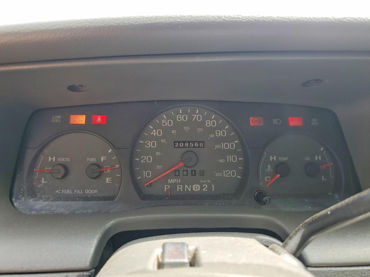 2004 Mercury Grand Marquis Ls Серебряный vin: 2MEFM75W54X640571