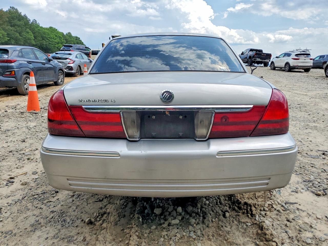 2004 Mercury Grand Marquis Ls Серебряный vin: 2MEFM75W54X640571