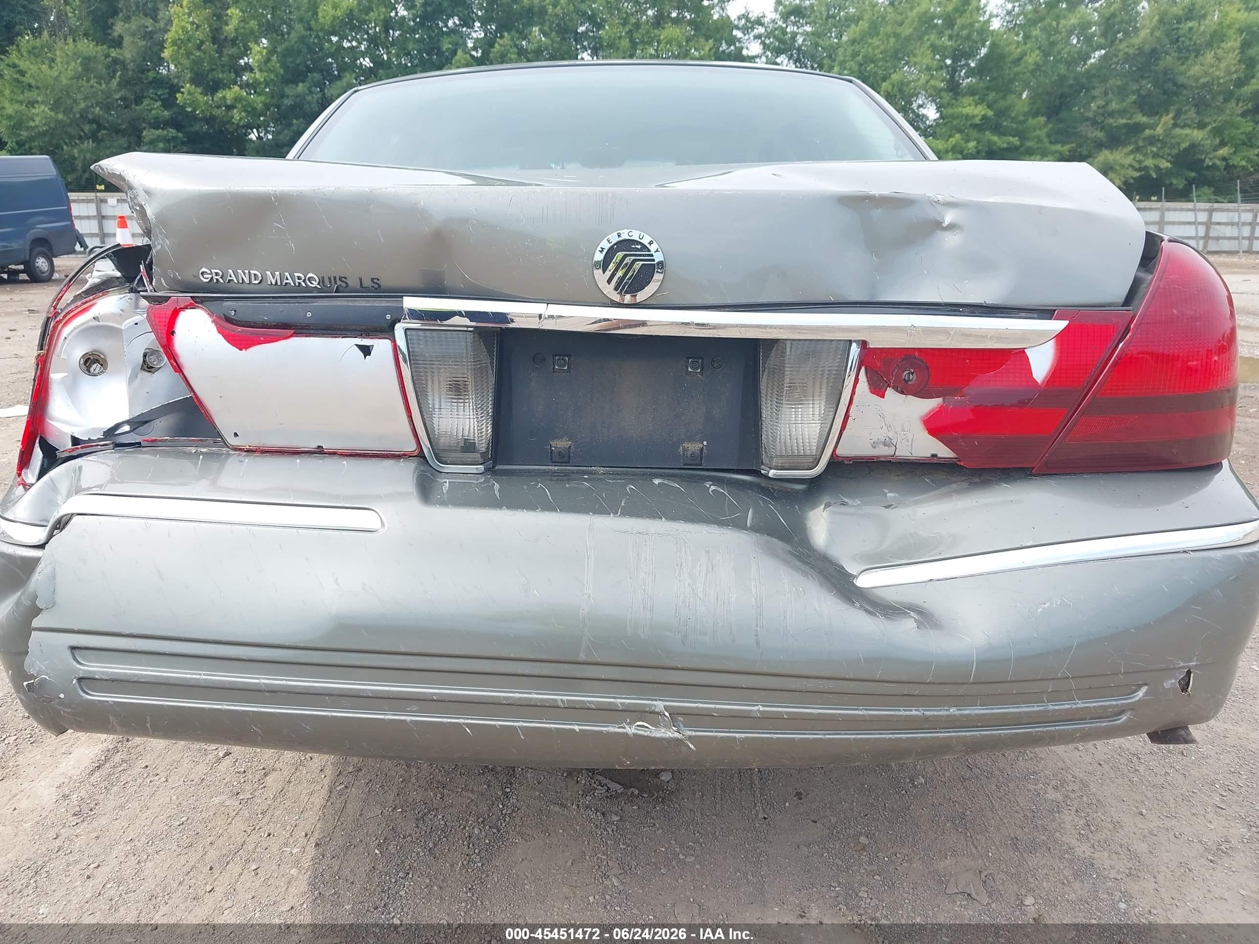 2004 Mercury Grand Marquis Ls Silver vin: 2MEFM75W54X694369