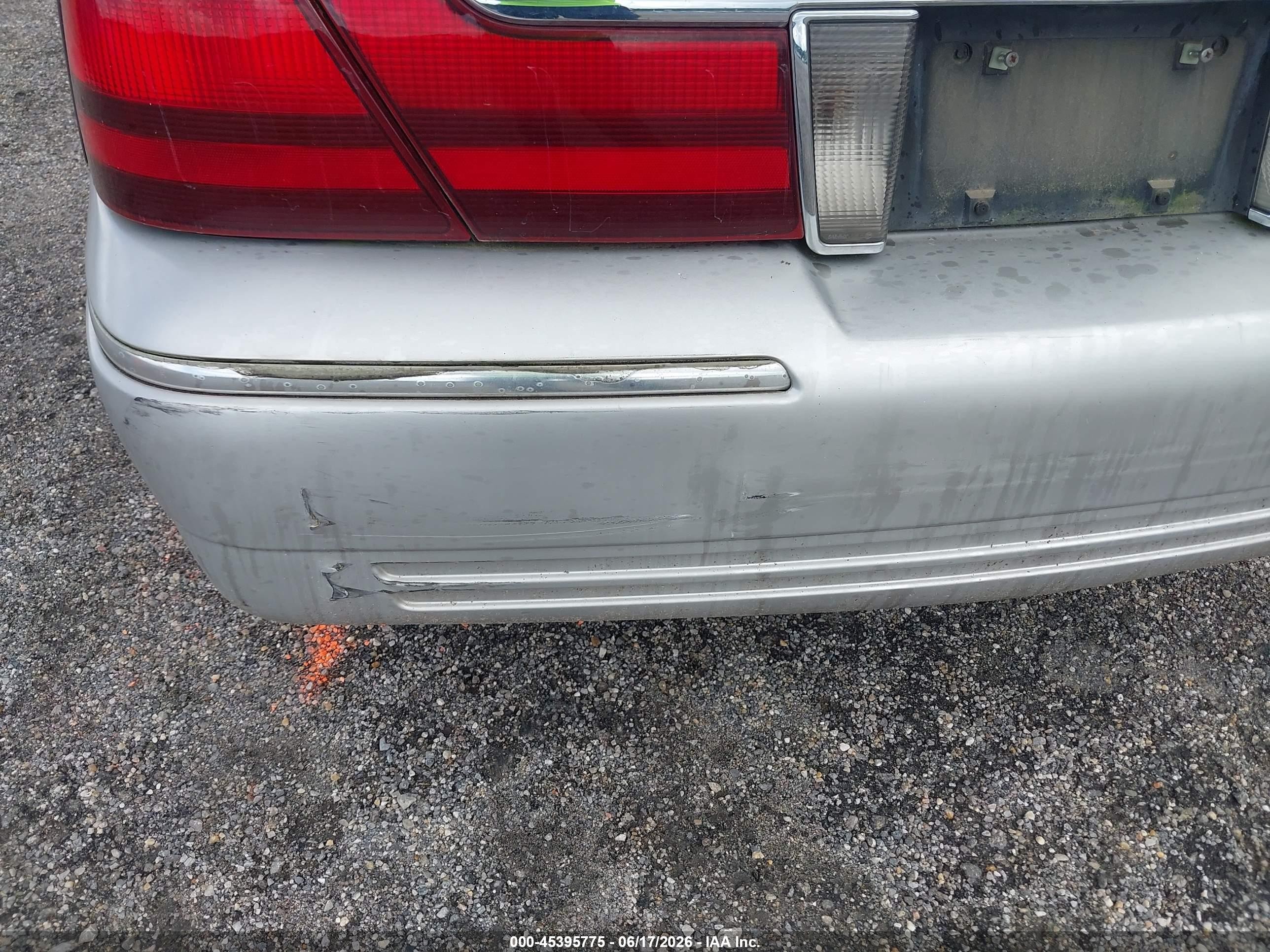 2005 Mercury Grand Marquis Ls/lse Silver vin: 2MEFM75W55X650180