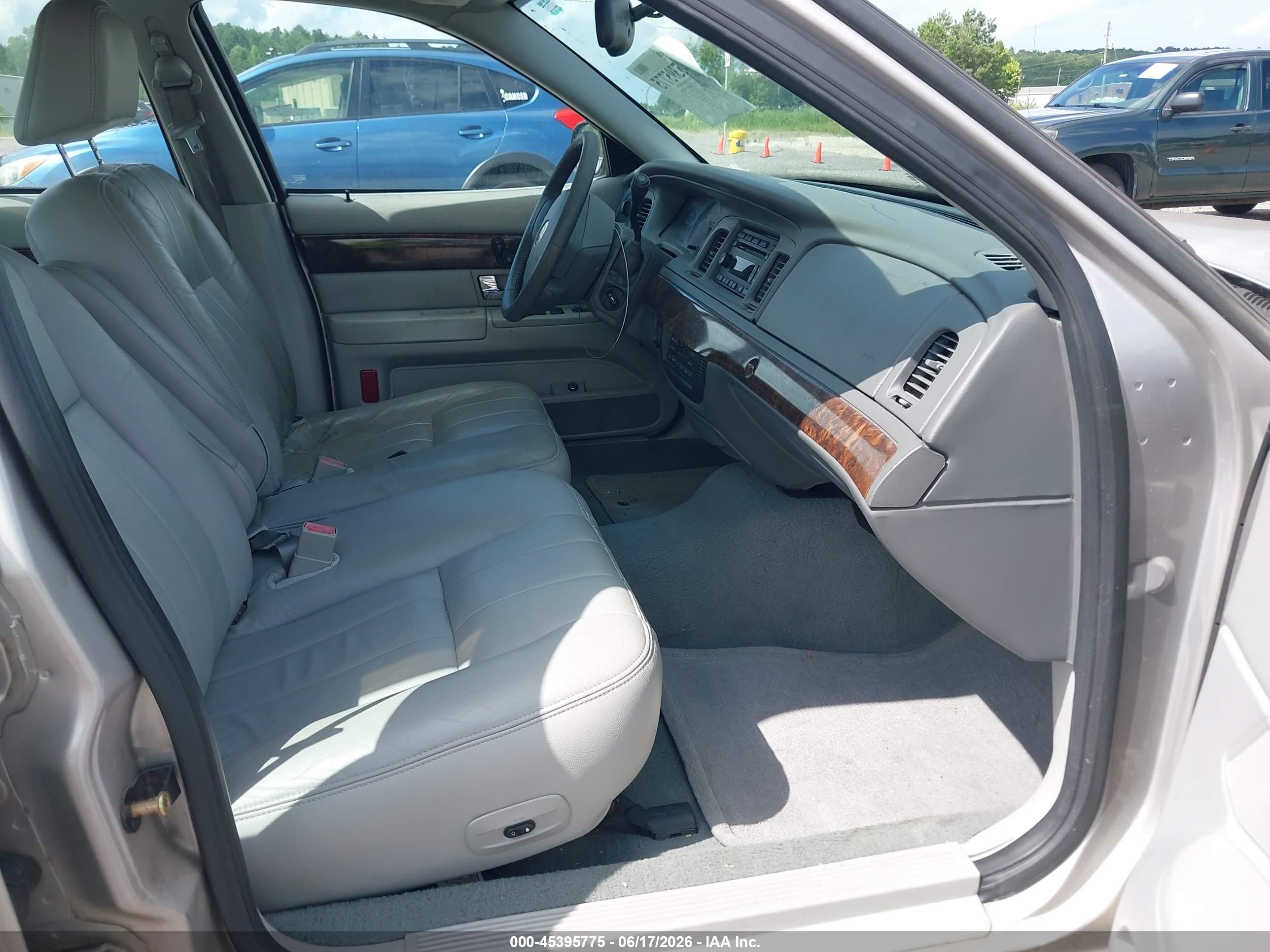 2005 Mercury Grand Marquis Ls/lse Silver vin: 2MEFM75W55X650180
