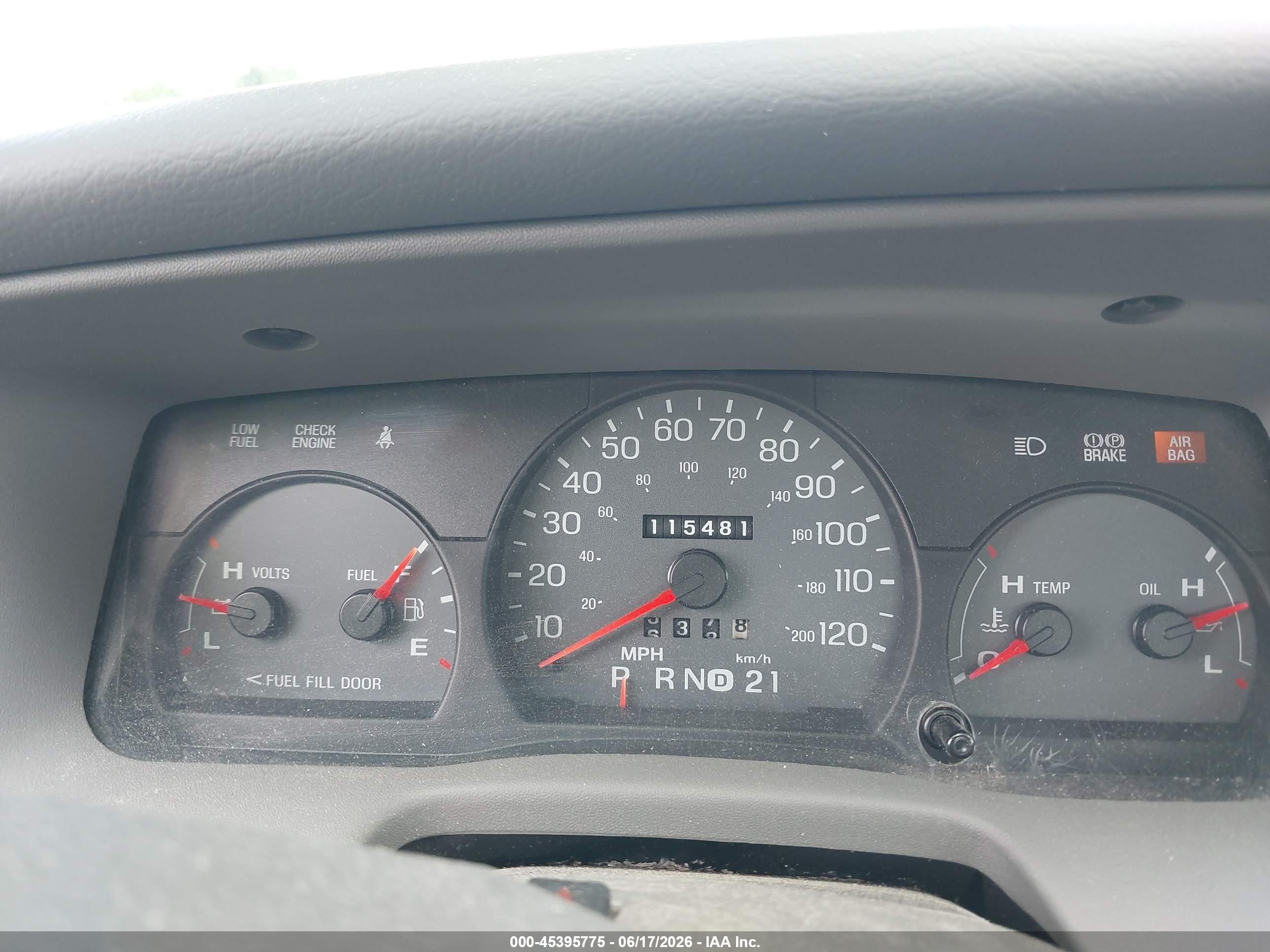 2005 Mercury Grand Marquis Ls/lse Silver vin: 2MEFM75W55X650180