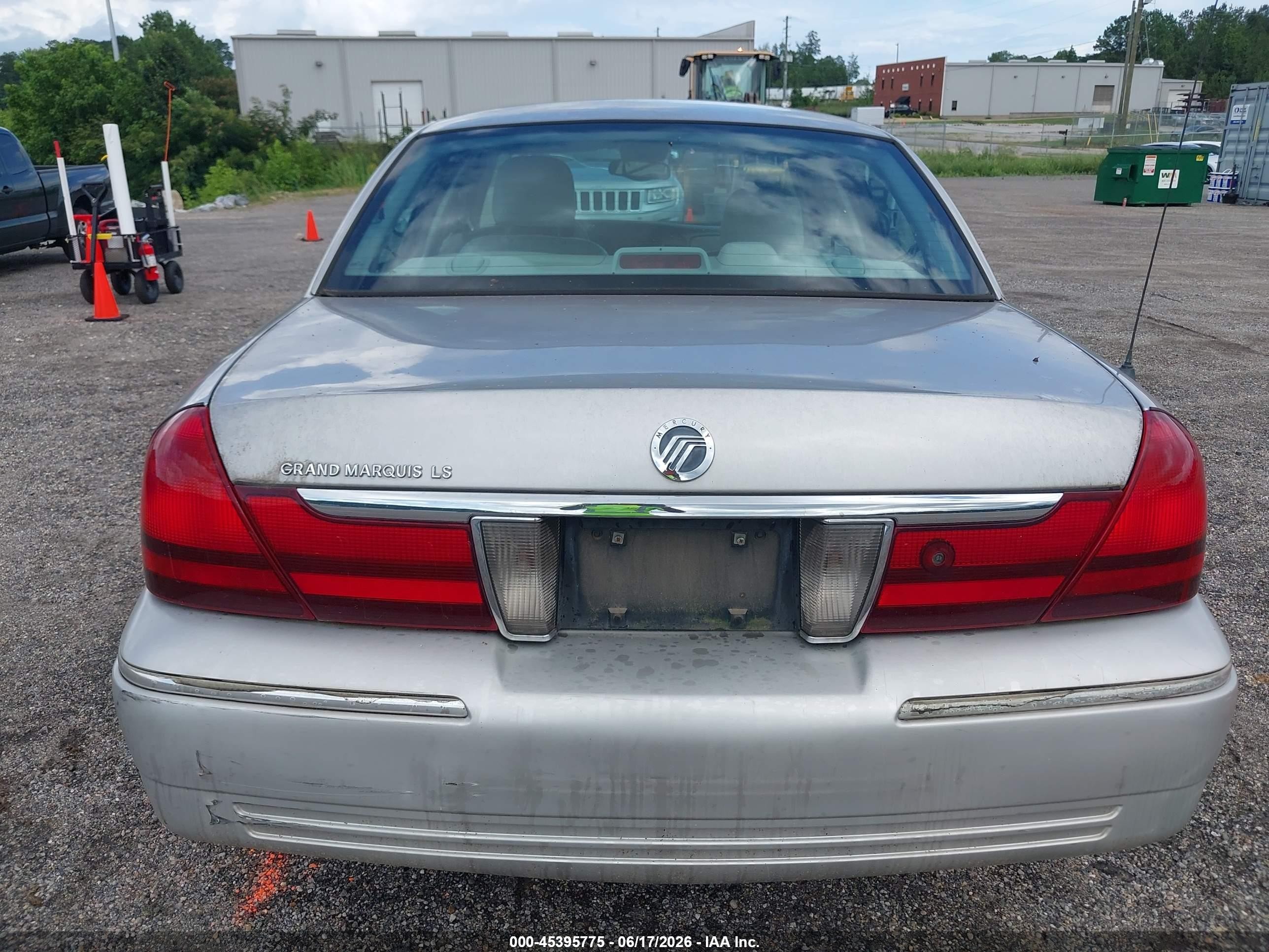 2005 Mercury Grand Marquis Ls/lse Silver vin: 2MEFM75W55X650180