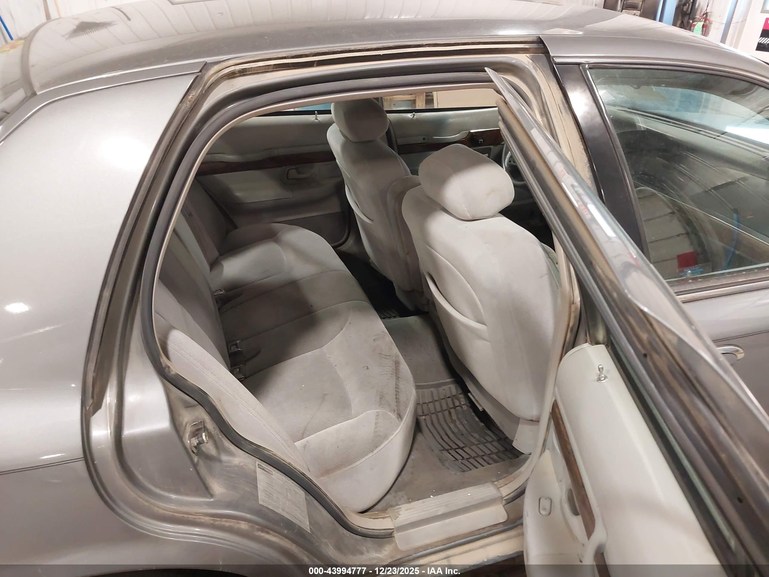 1998 Mercury Grand Marquis   Gray vin: 2MEFM75W5WX603734