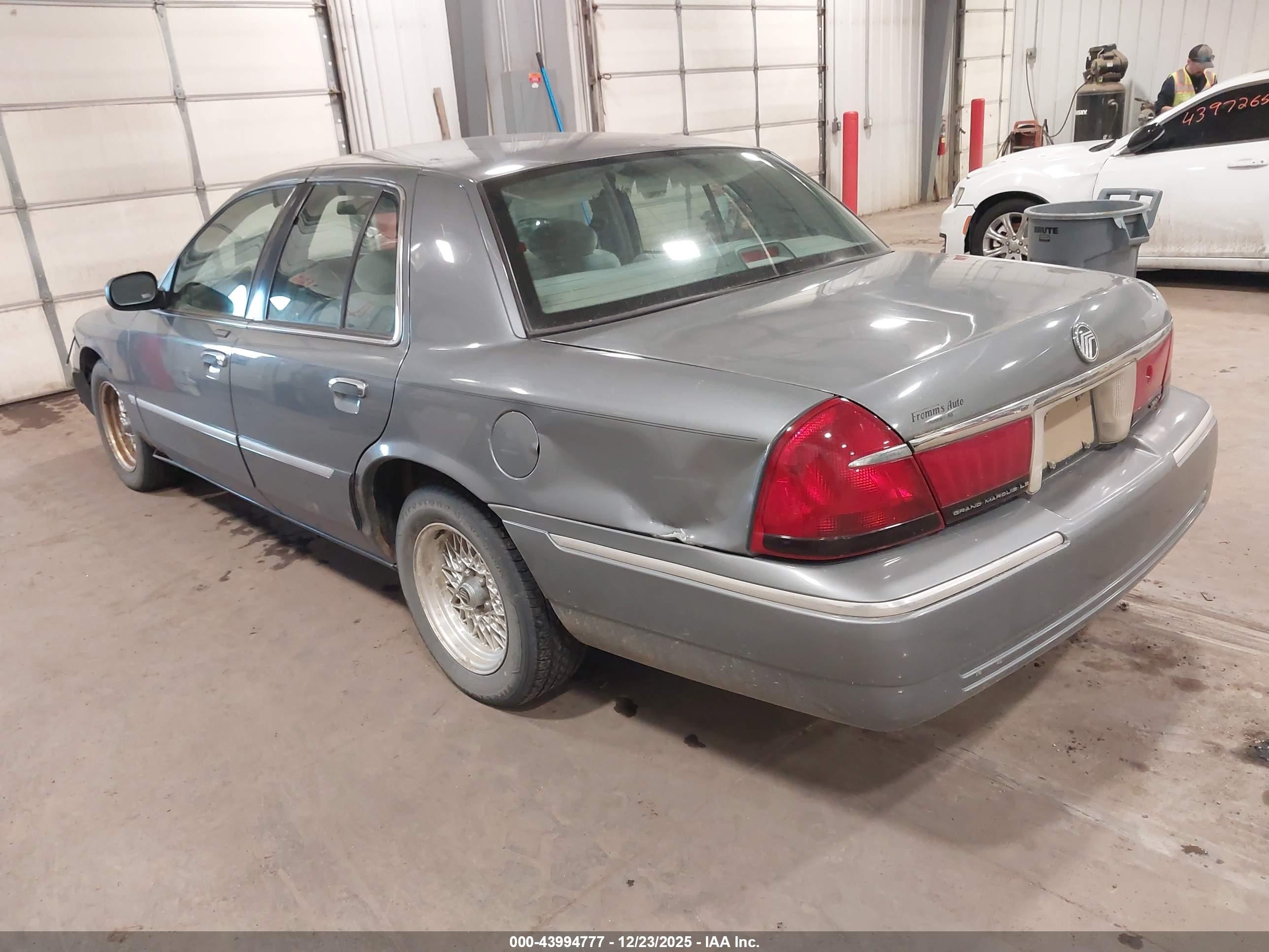 1998 Mercury Grand Marquis   Gray vin: 2MEFM75W5WX603734