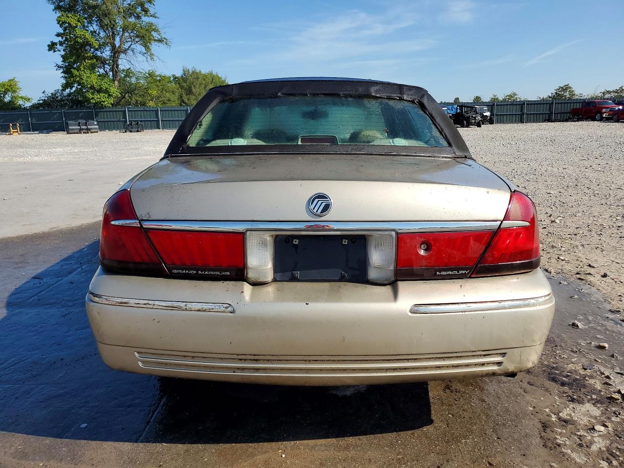 2000 Mercury Grand Marquis Tan vin: 2MEFM75W5YX606961