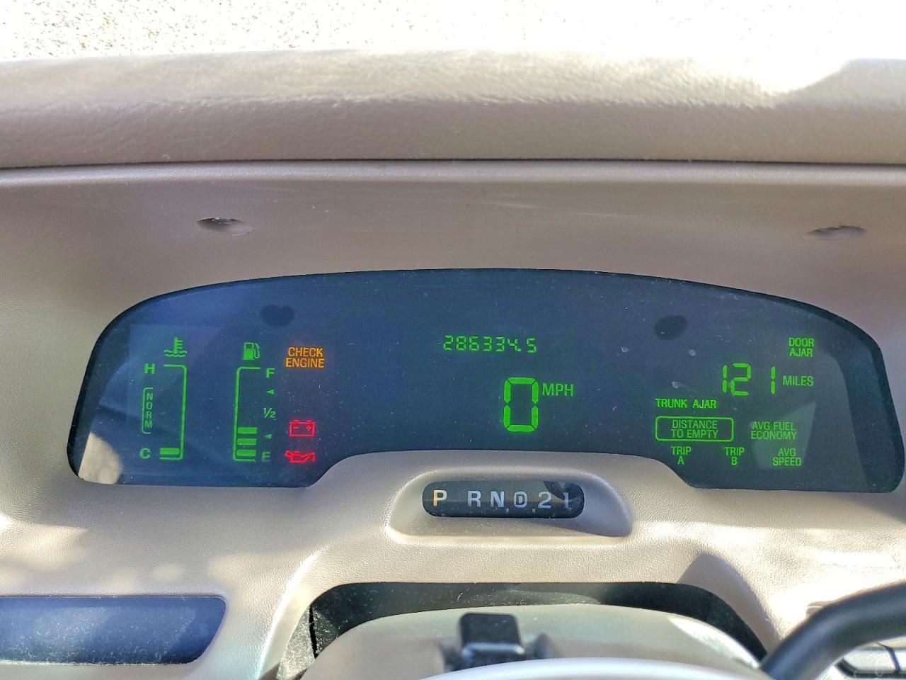 2000 Mercury Grand Marquis Tan vin: 2MEFM75W5YX606961