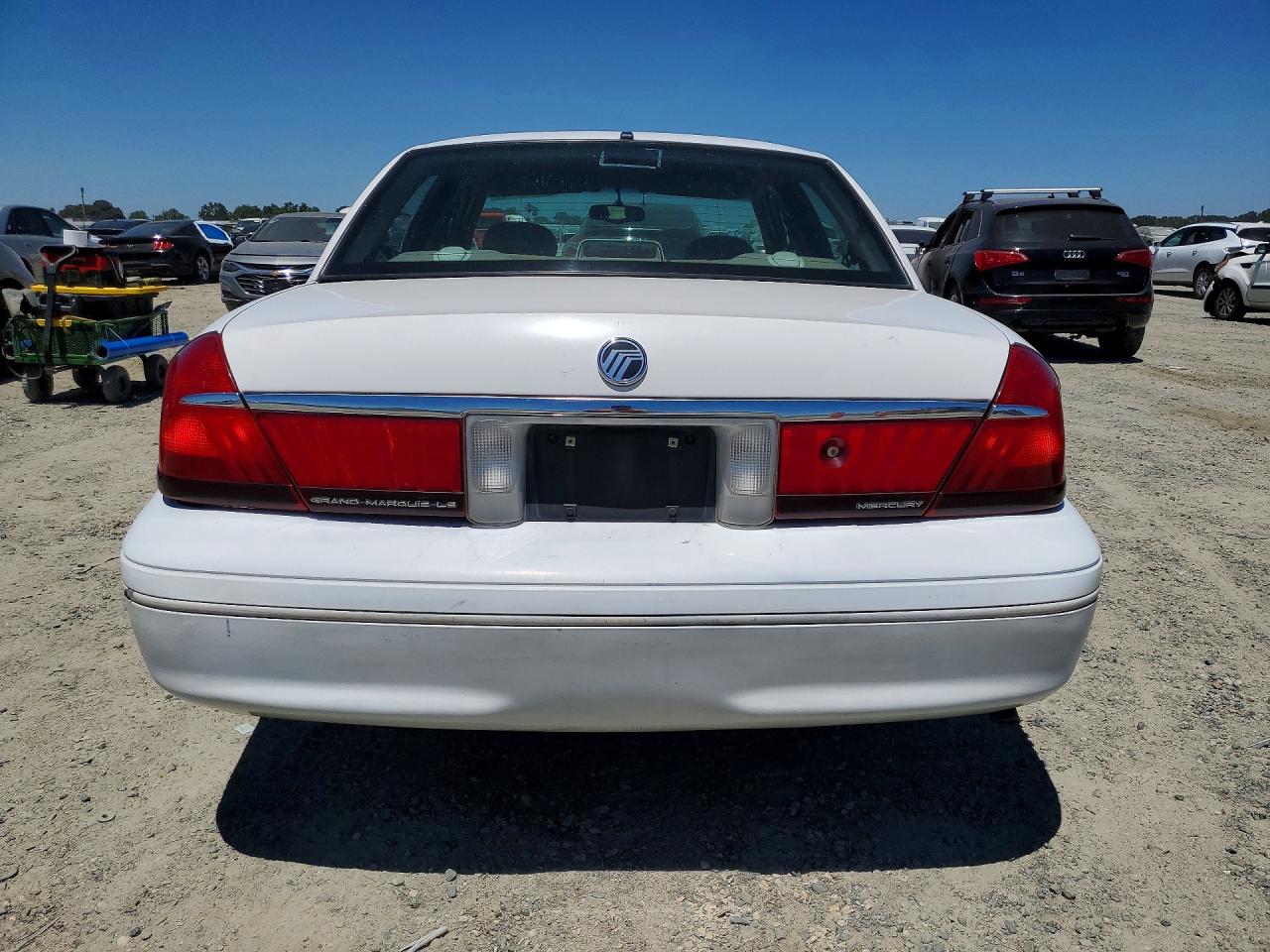 2000 Mercury Grand Marquis Ls Белый vin: 2MEFM75W5YX685323