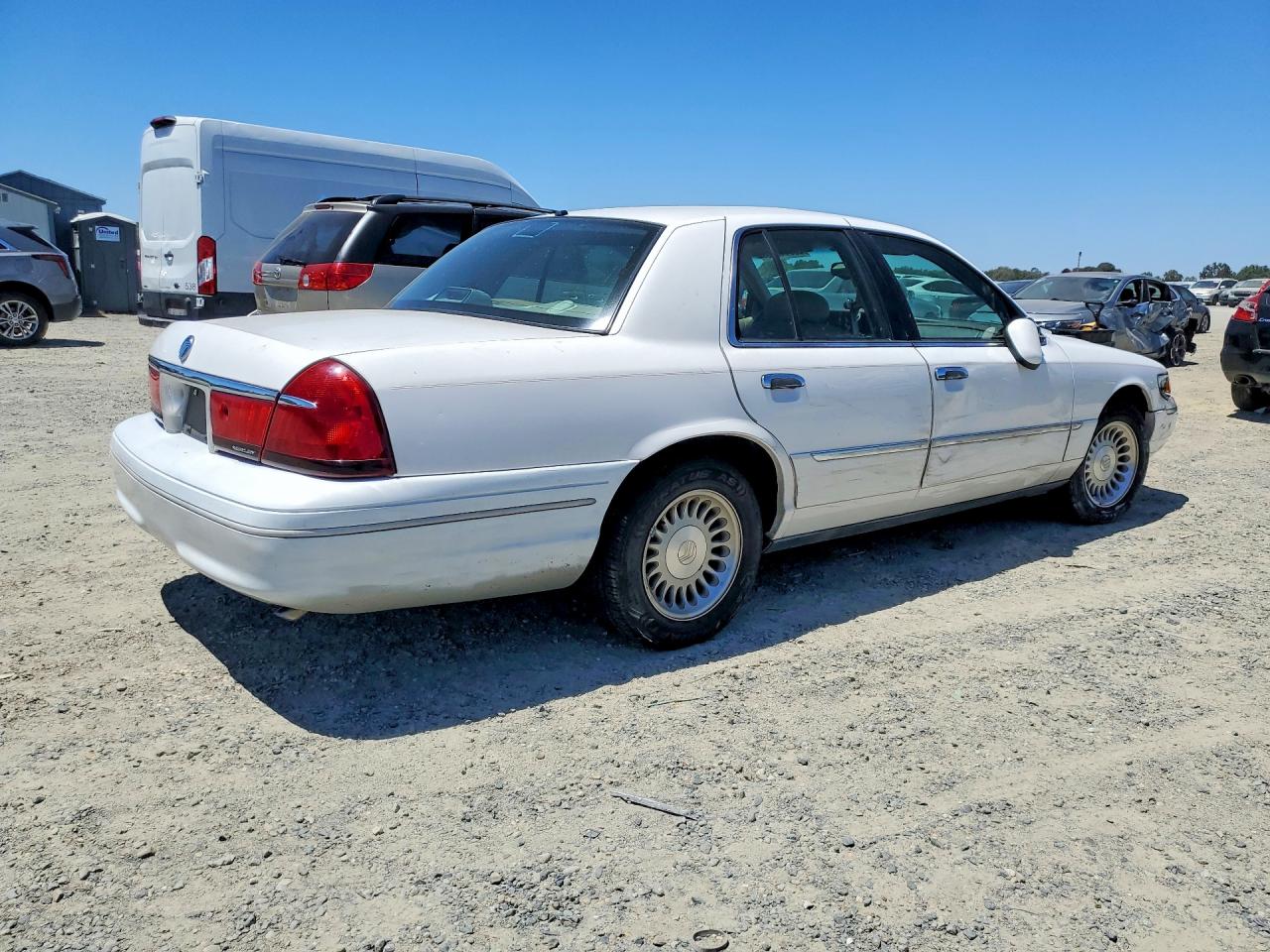 2000 Mercury Grand Marquis Ls Белый vin: 2MEFM75W5YX685323