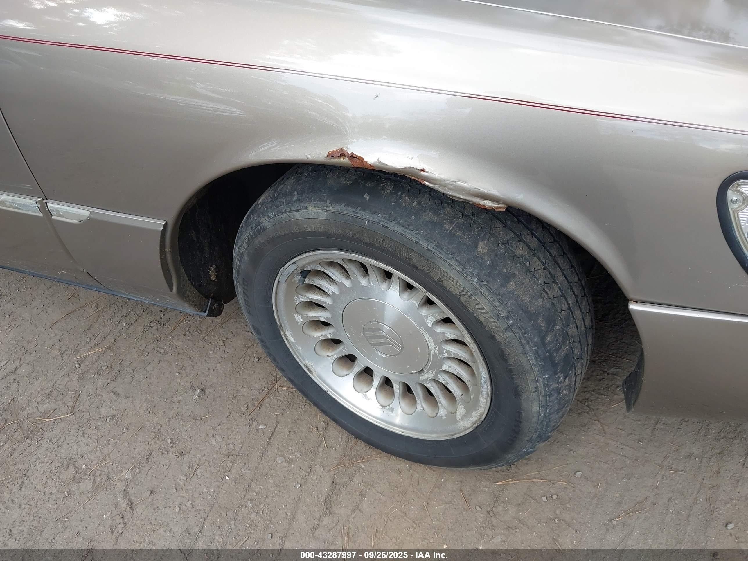 2002 Mercury Grand Marquis Ls Коричневый vin: 2MEFM75W62X664200