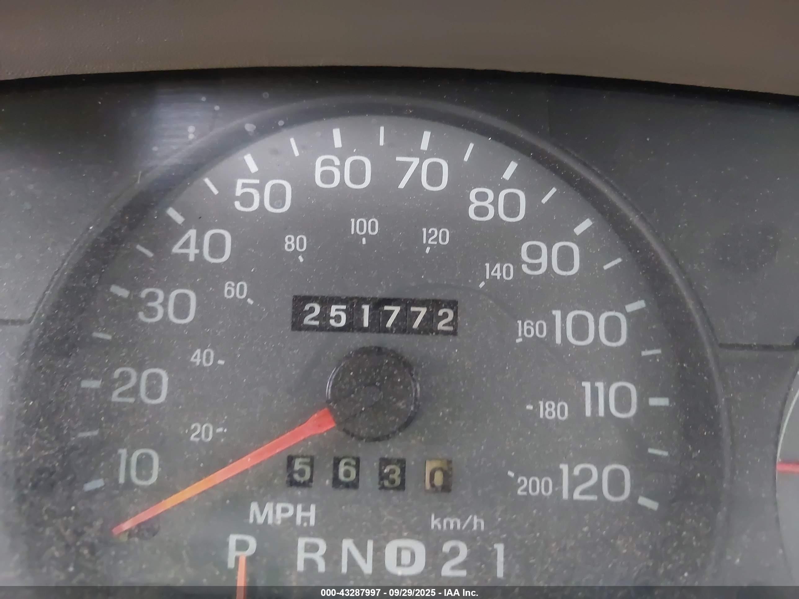 2002 Mercury Grand Marquis Ls Коричневый vin: 2MEFM75W62X664200