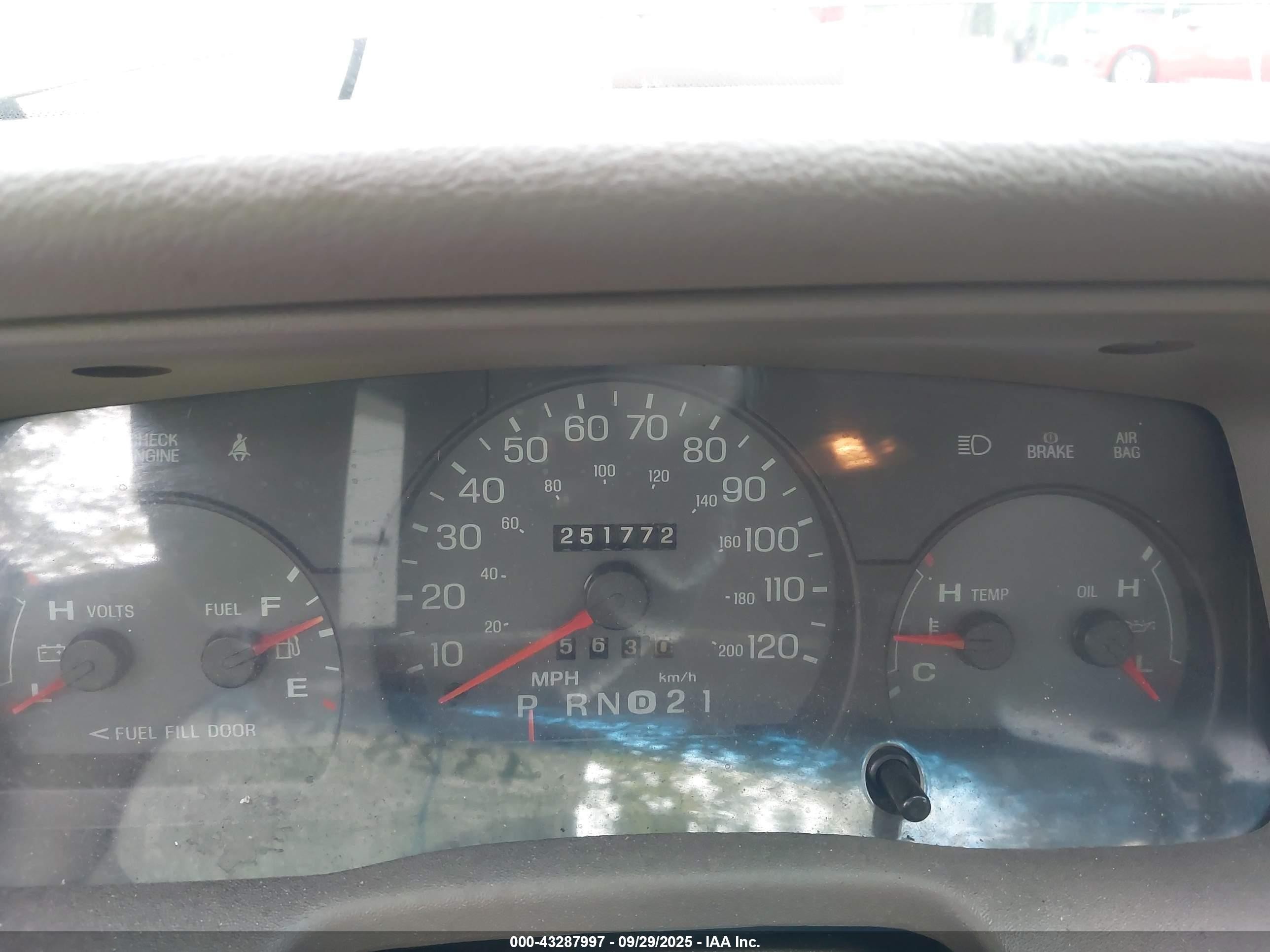 2002 Mercury Grand Marquis Ls Коричневый vin: 2MEFM75W62X664200