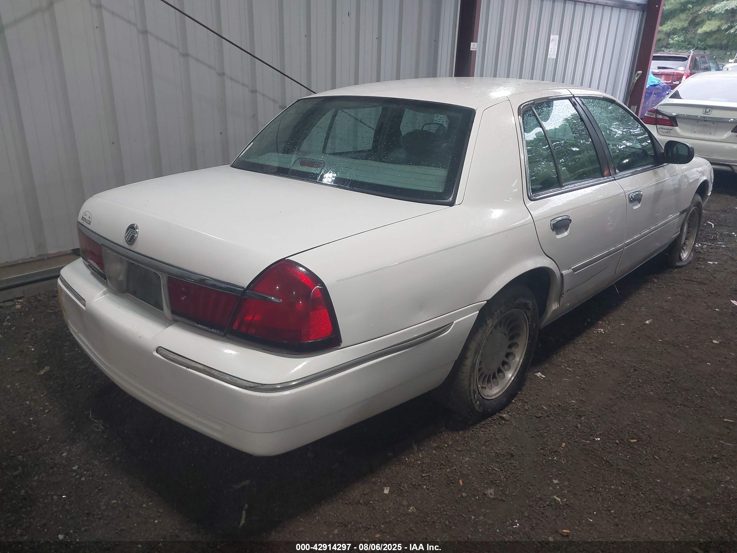 1999 Mercury Grand Marquis Ls White vin: 2MEFM75W6XX685703