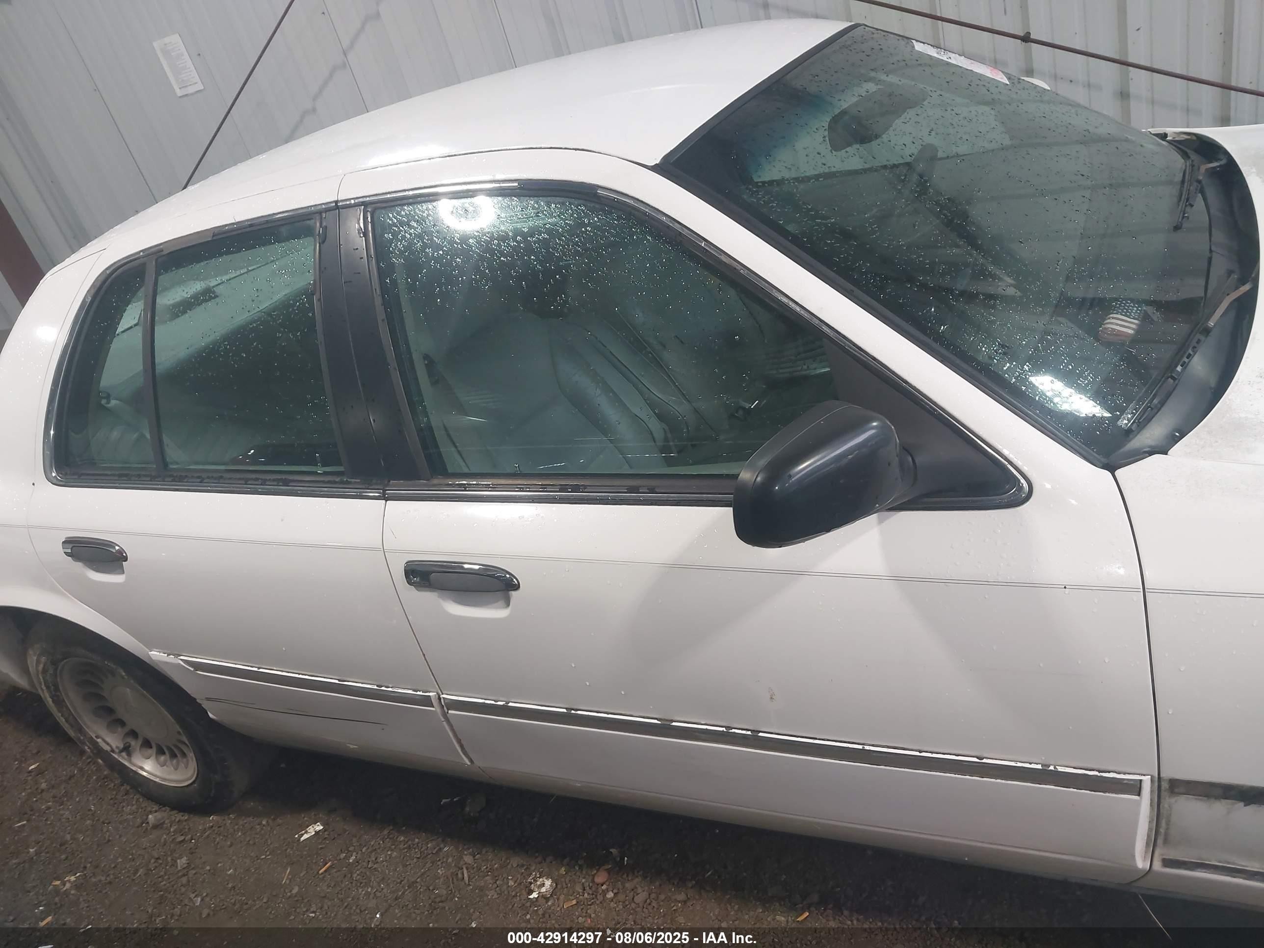 1999 Mercury Grand Marquis Ls White vin: 2MEFM75W6XX685703