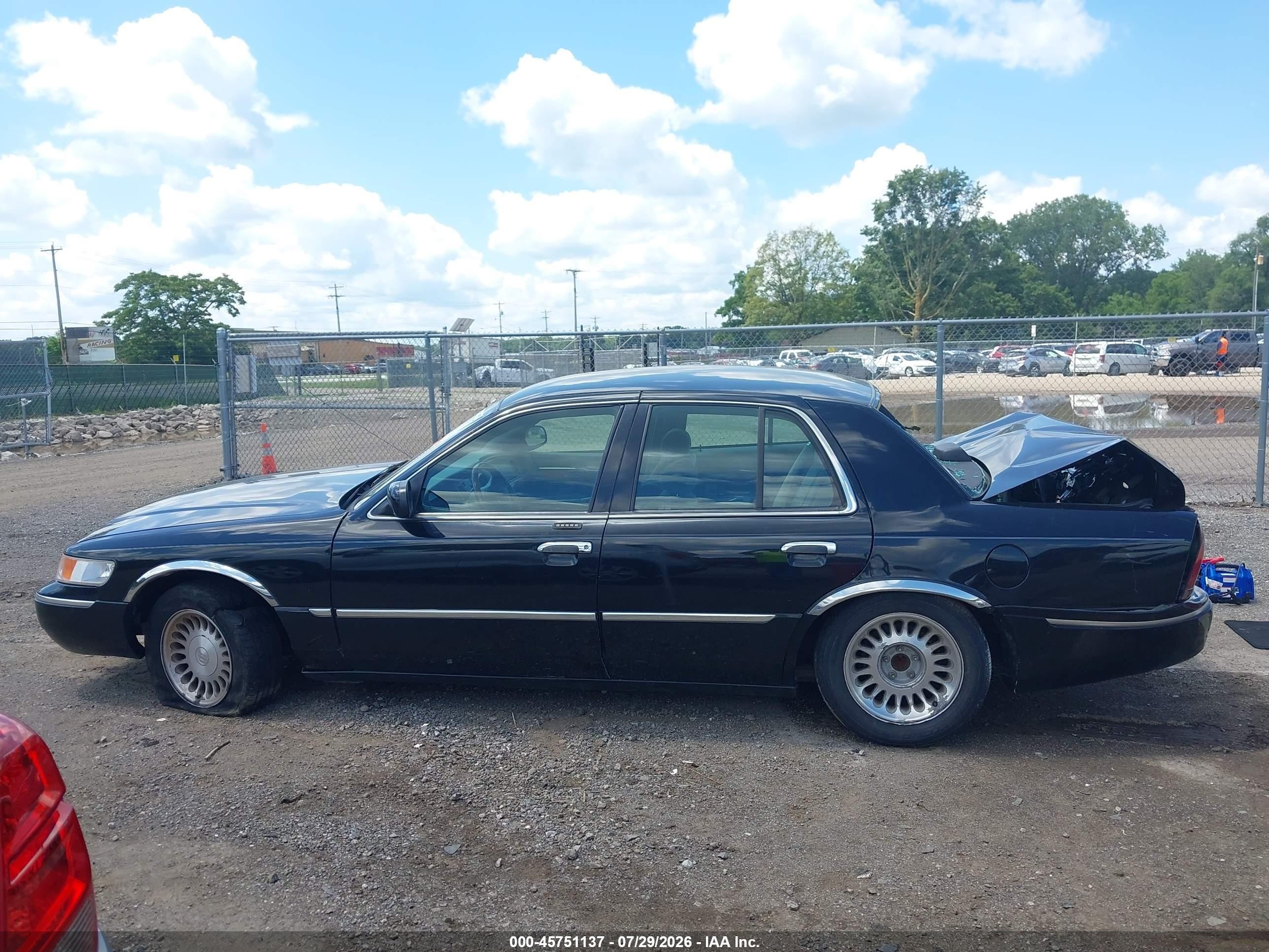 2002 Mercury Grand Marquis Ls Черный vin: 2MEFM75W72X651648
