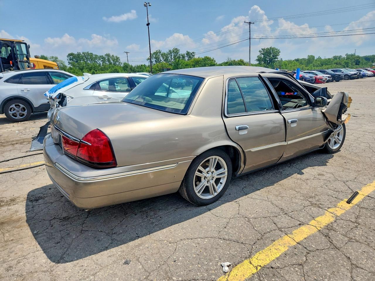 2002 Mercury Grand Marquis Ls Tan vin: 2MEFM75W72X652170