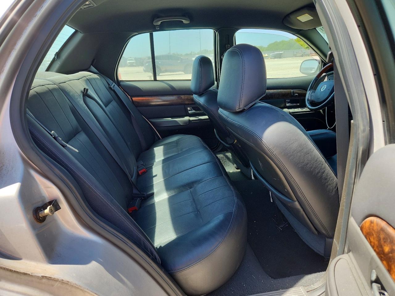 2005 Mercury Grand Marquis Ls Silver vin: 2MEFM75W75X607802