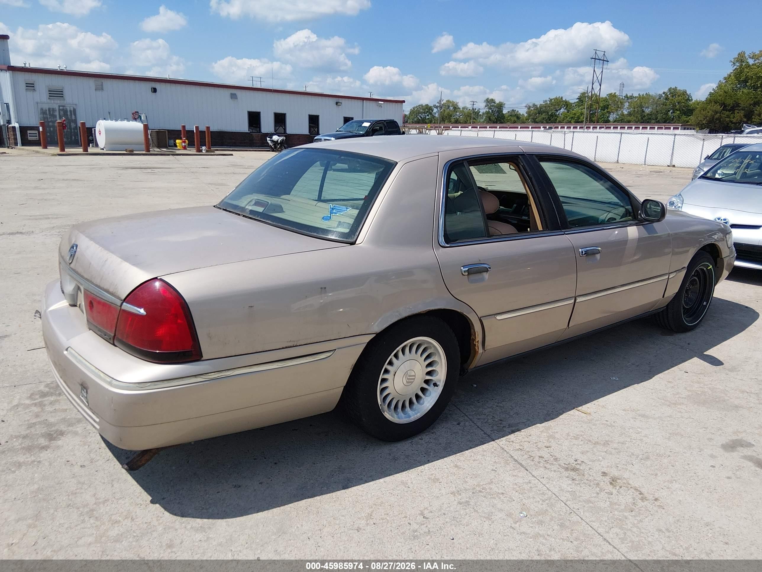1998 Mercury Grand Marquis   Gold vin: 2MEFM75W7WX633429