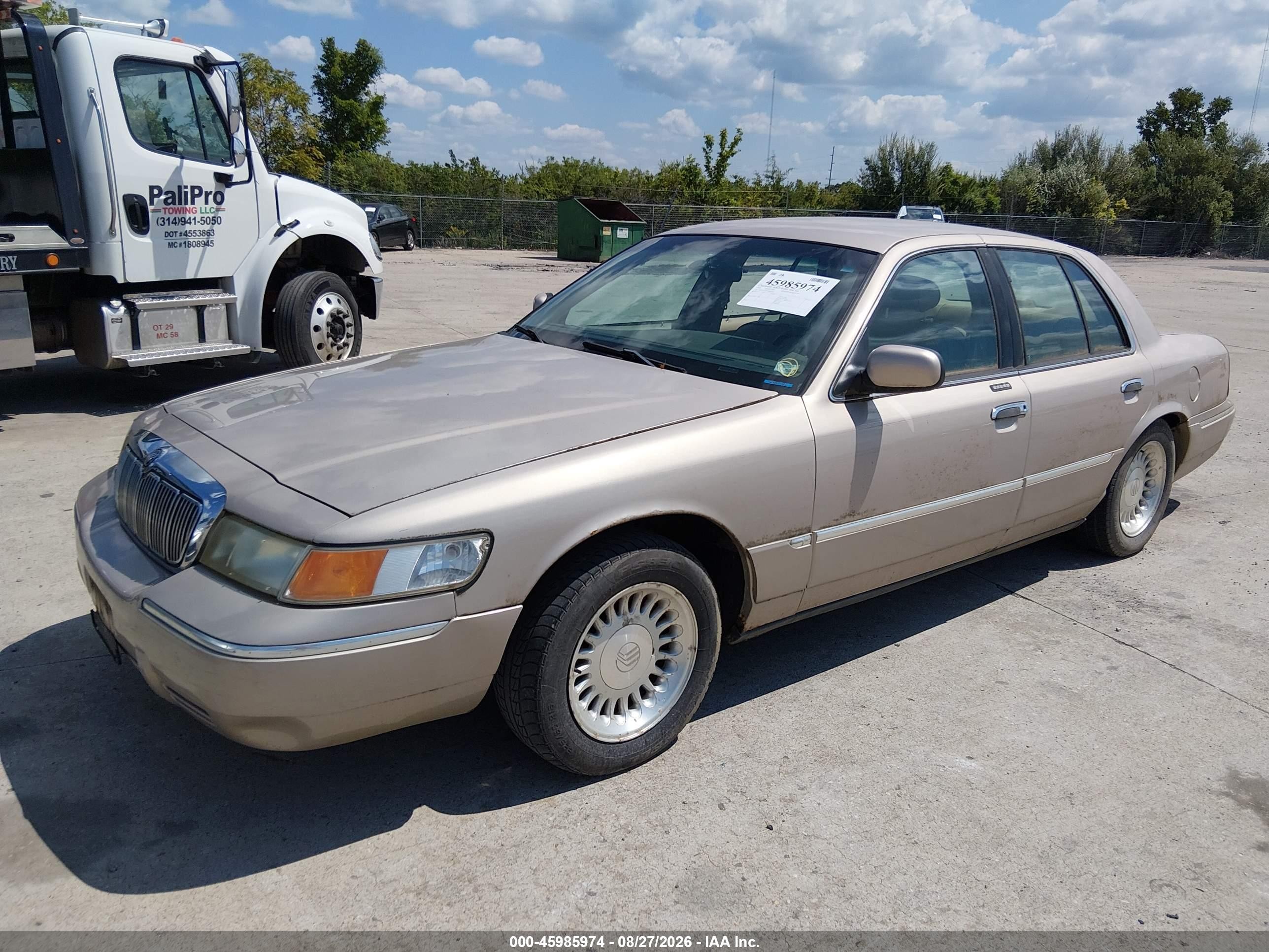 1998 Mercury Grand Marquis   Gold vin: 2MEFM75W7WX633429