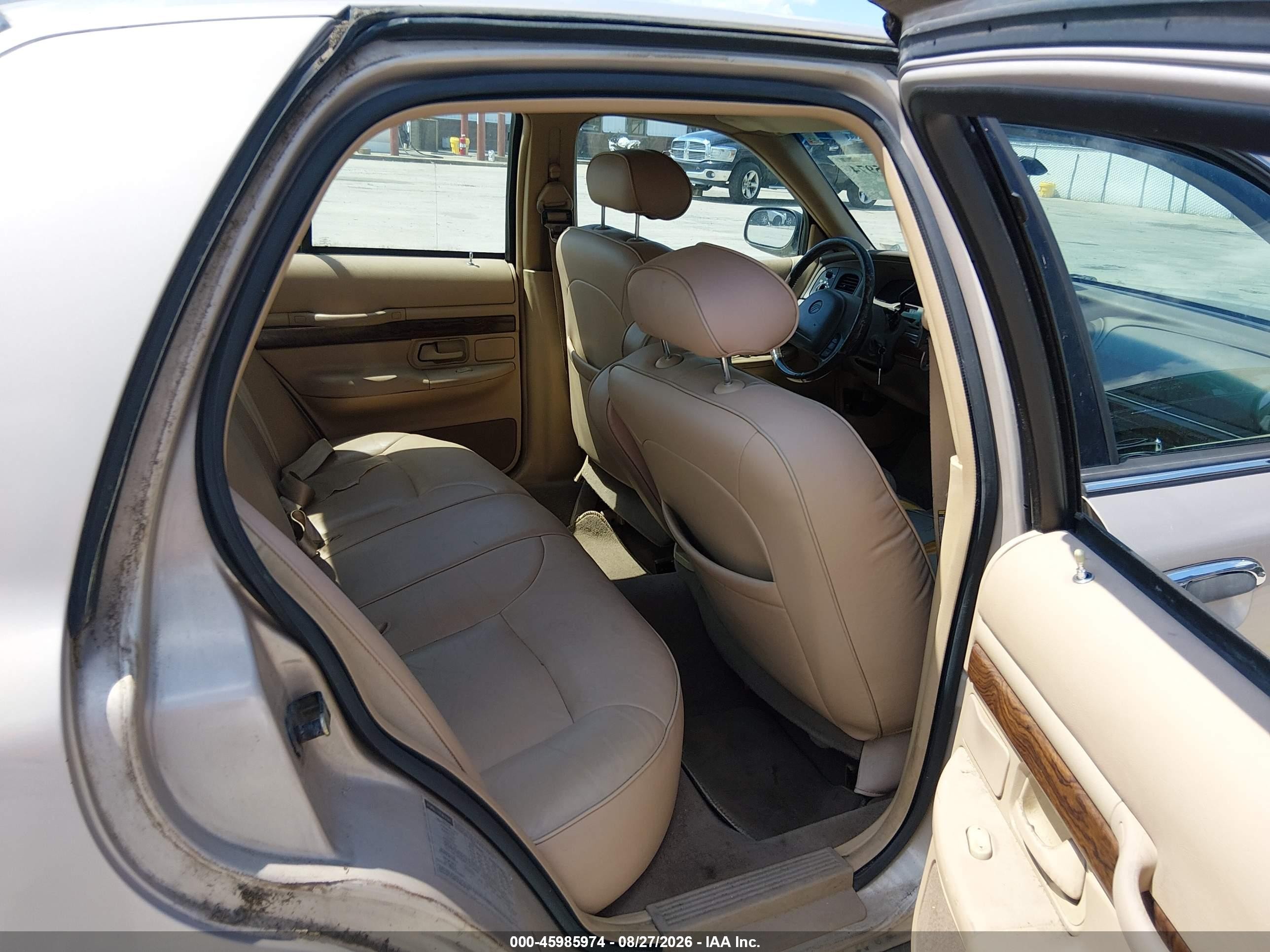 1998 Mercury Grand Marquis   Gold vin: 2MEFM75W7WX633429