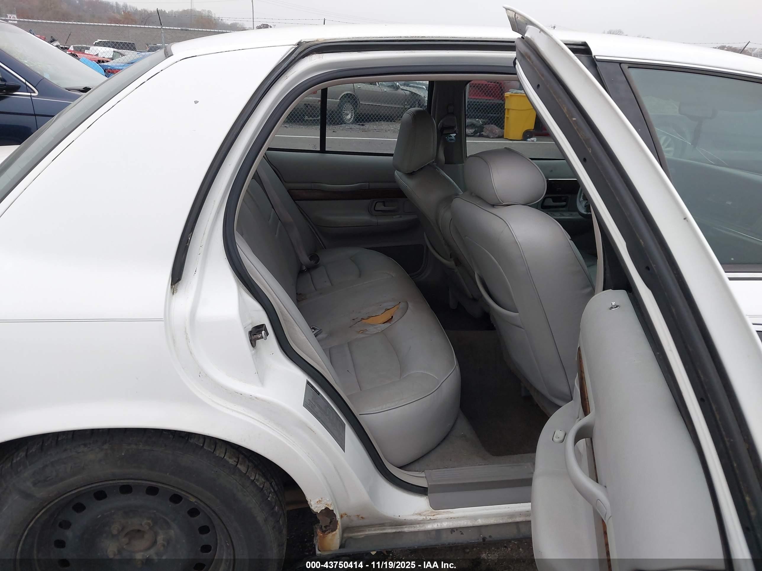 1998 Mercury Grand Marquis   White vin: 2MEFM75W7WX684266