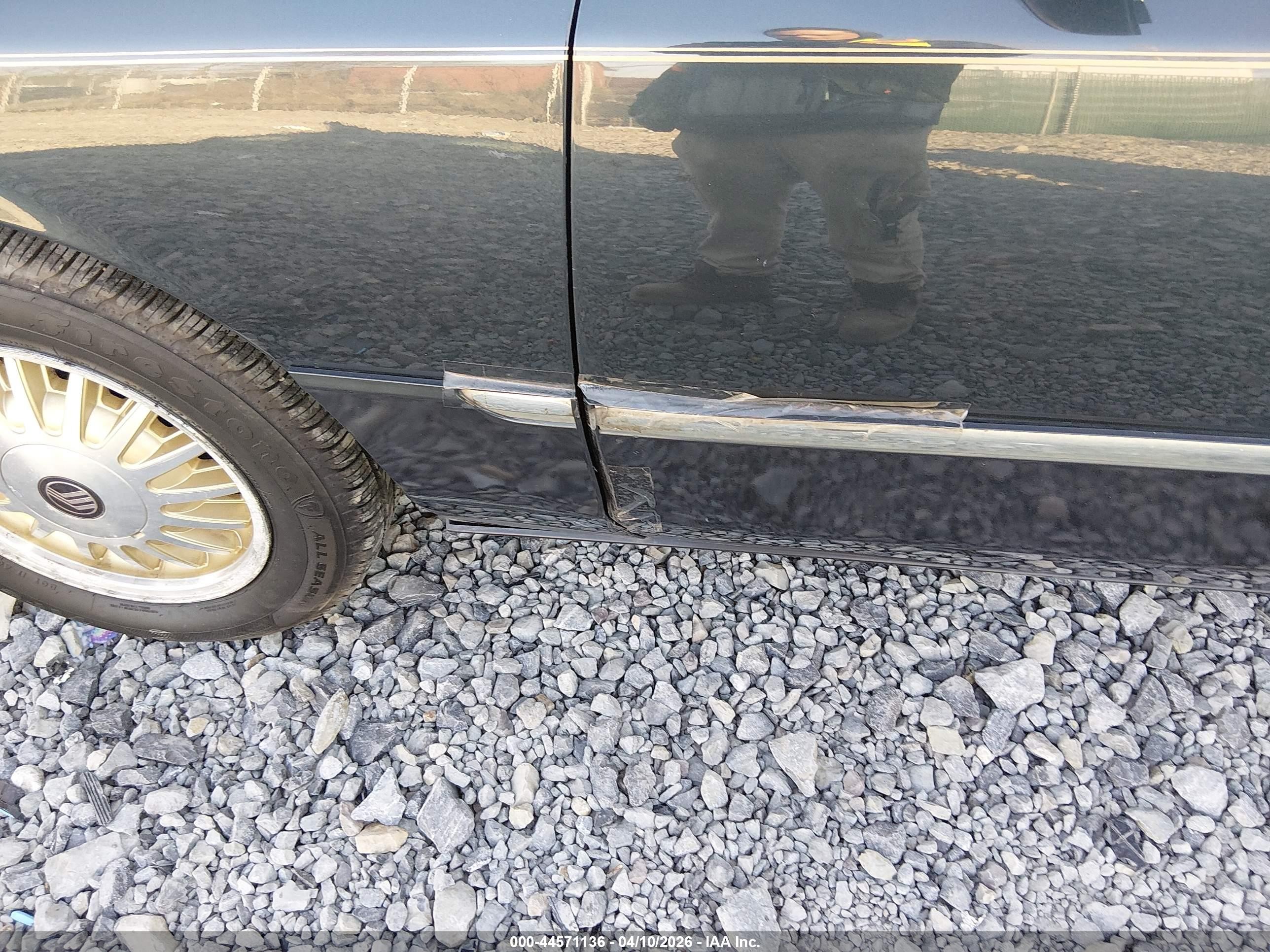 1998 Mercury Grand Marquis   Green vin: 2MEFM75W7WX685207