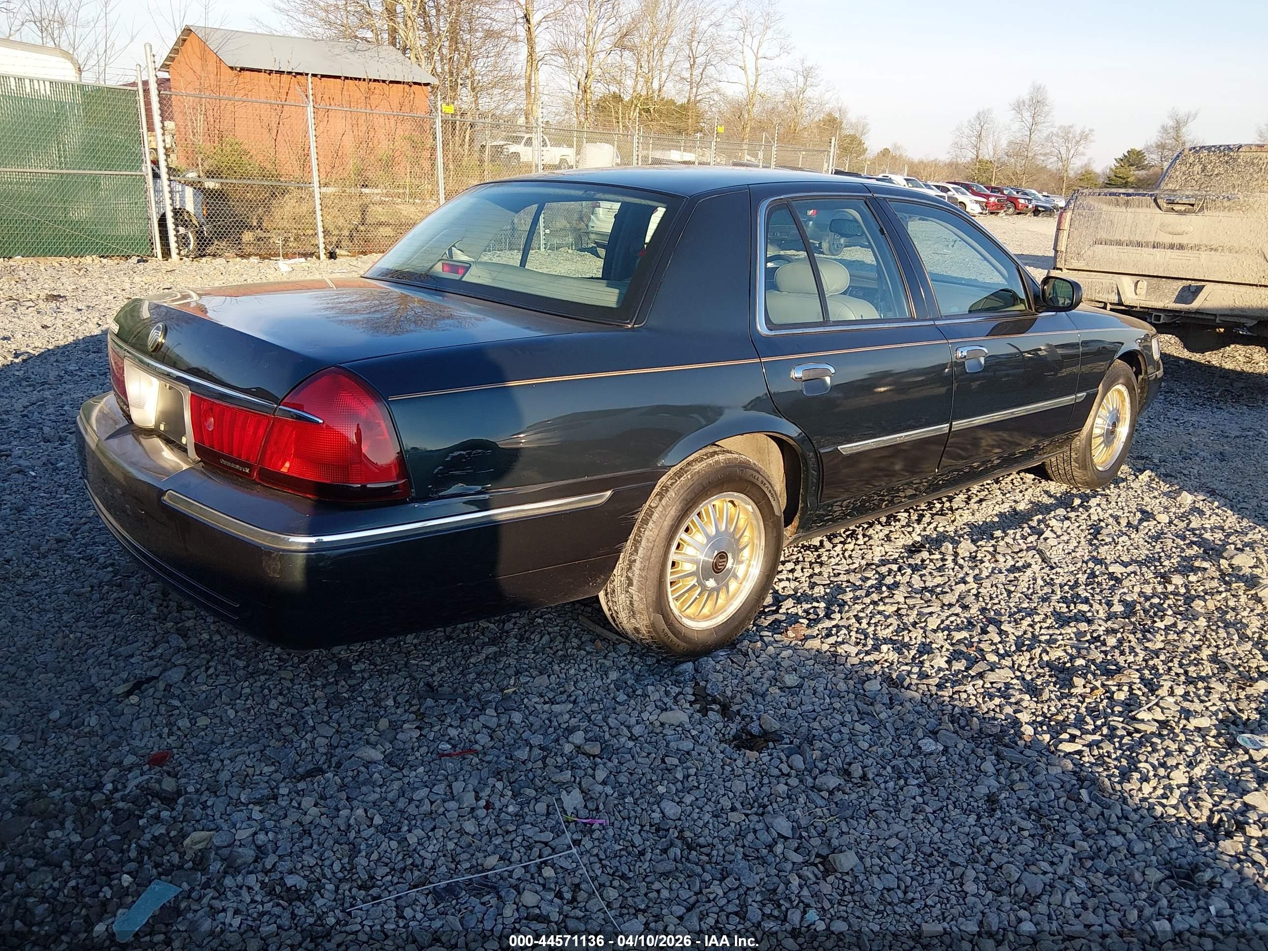 1998 Mercury Grand Marquis   Green vin: 2MEFM75W7WX685207