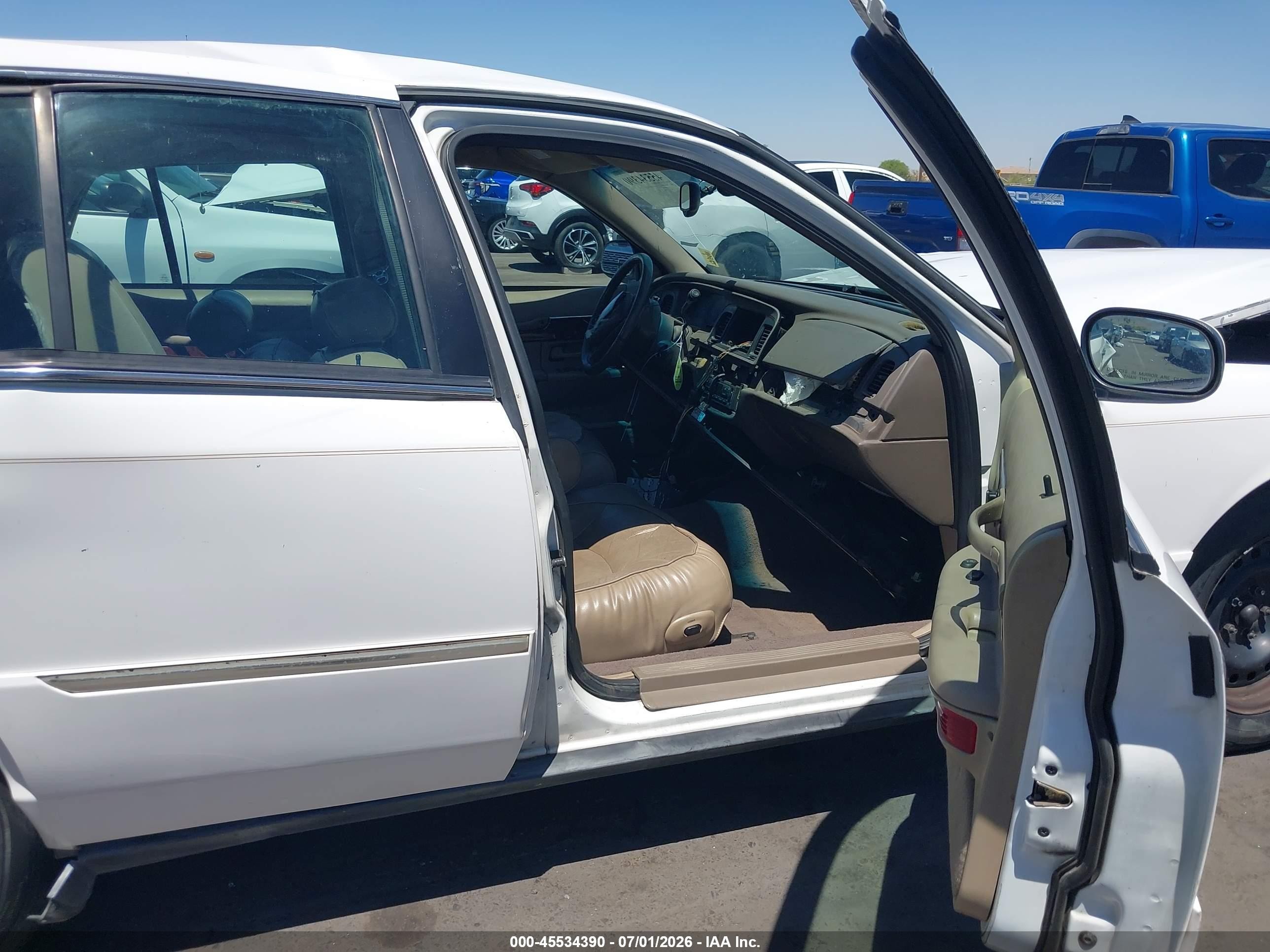 2000 Mercury Grand Marquis Ls Белый vin: 2MEFM75W7YX738278