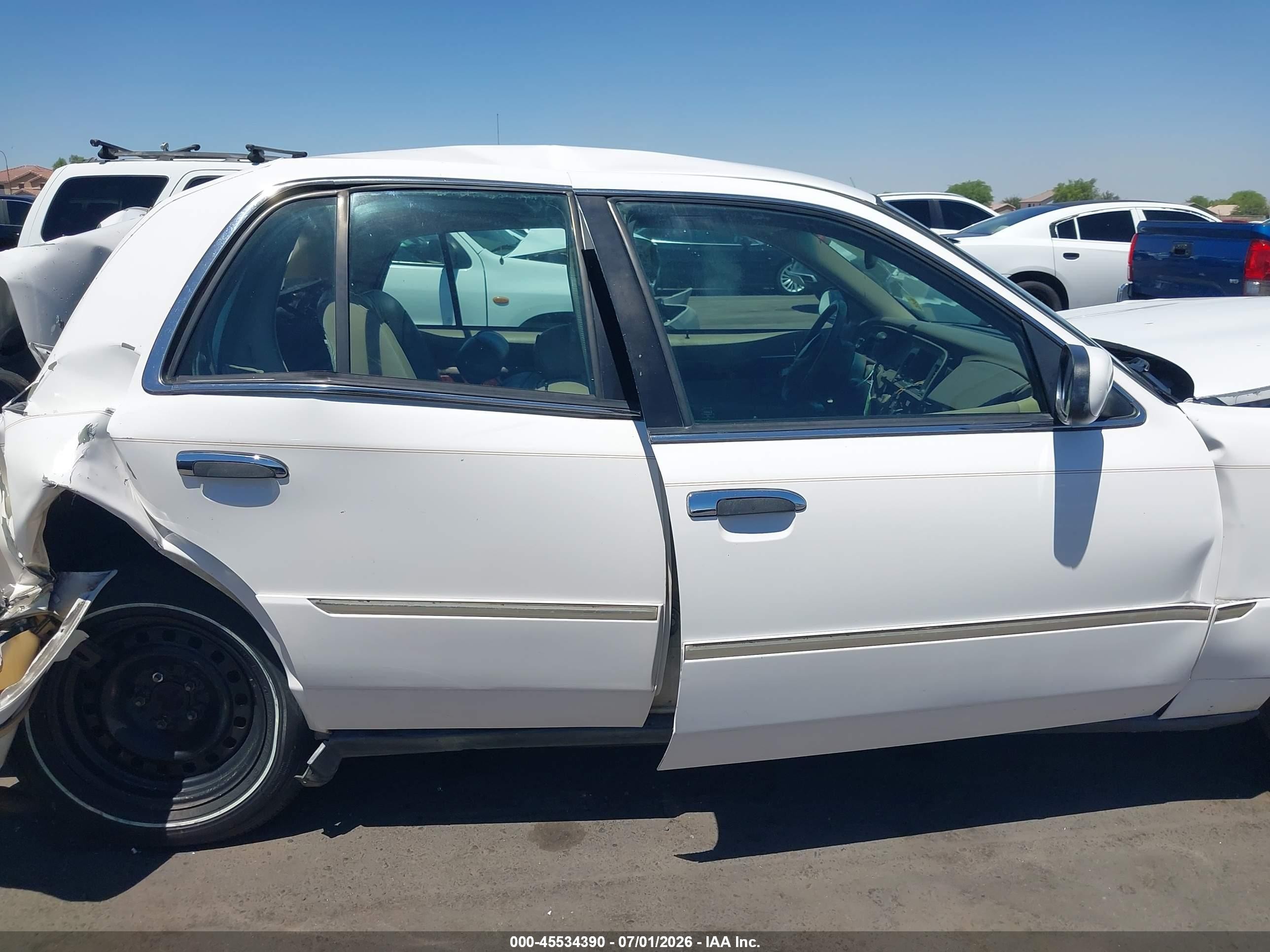 2000 Mercury Grand Marquis Ls Белый vin: 2MEFM75W7YX738278