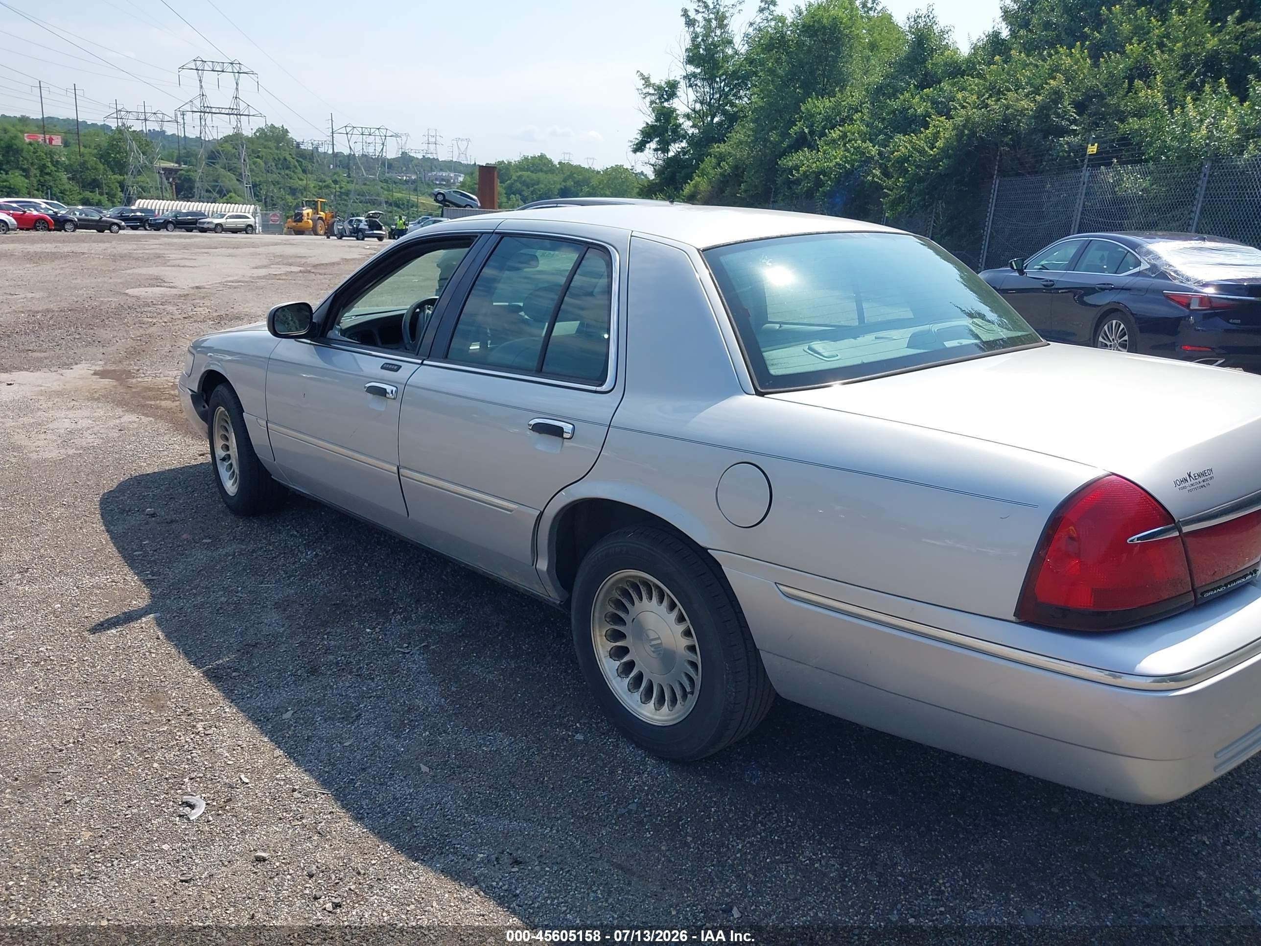 2001 Mercury Grand Marquis Ls Серебряный vin: 2MEFM75W81X604272