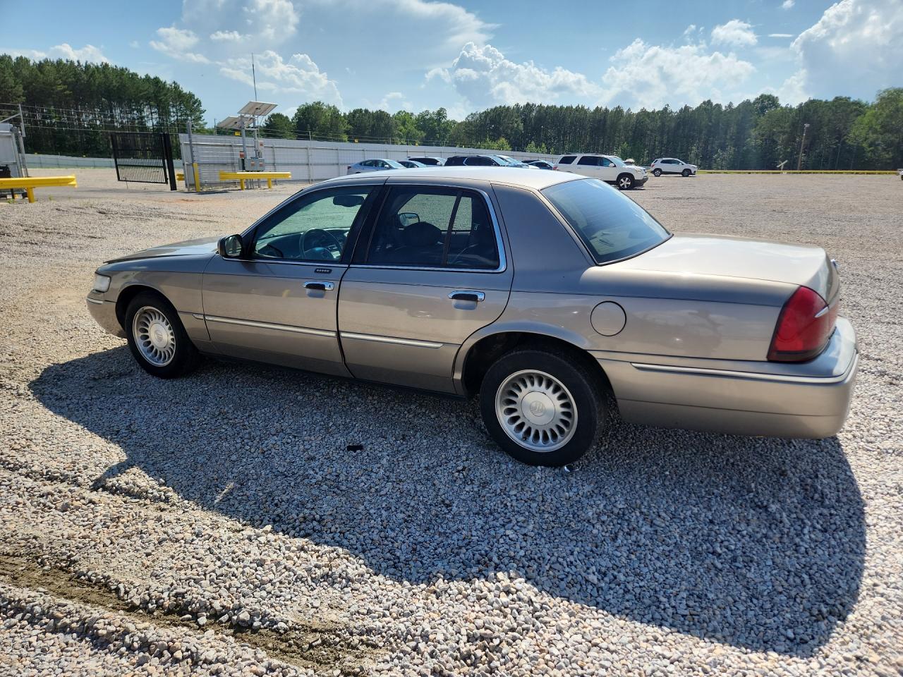 2001 Mercury Grand Marquis Ls Tan vin: 2MEFM75W81X642830