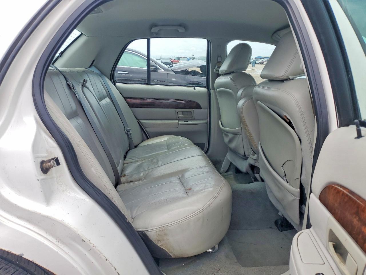 2004 Mercury Grand Marquis Ls White vin: 2MEFM75W84X686427