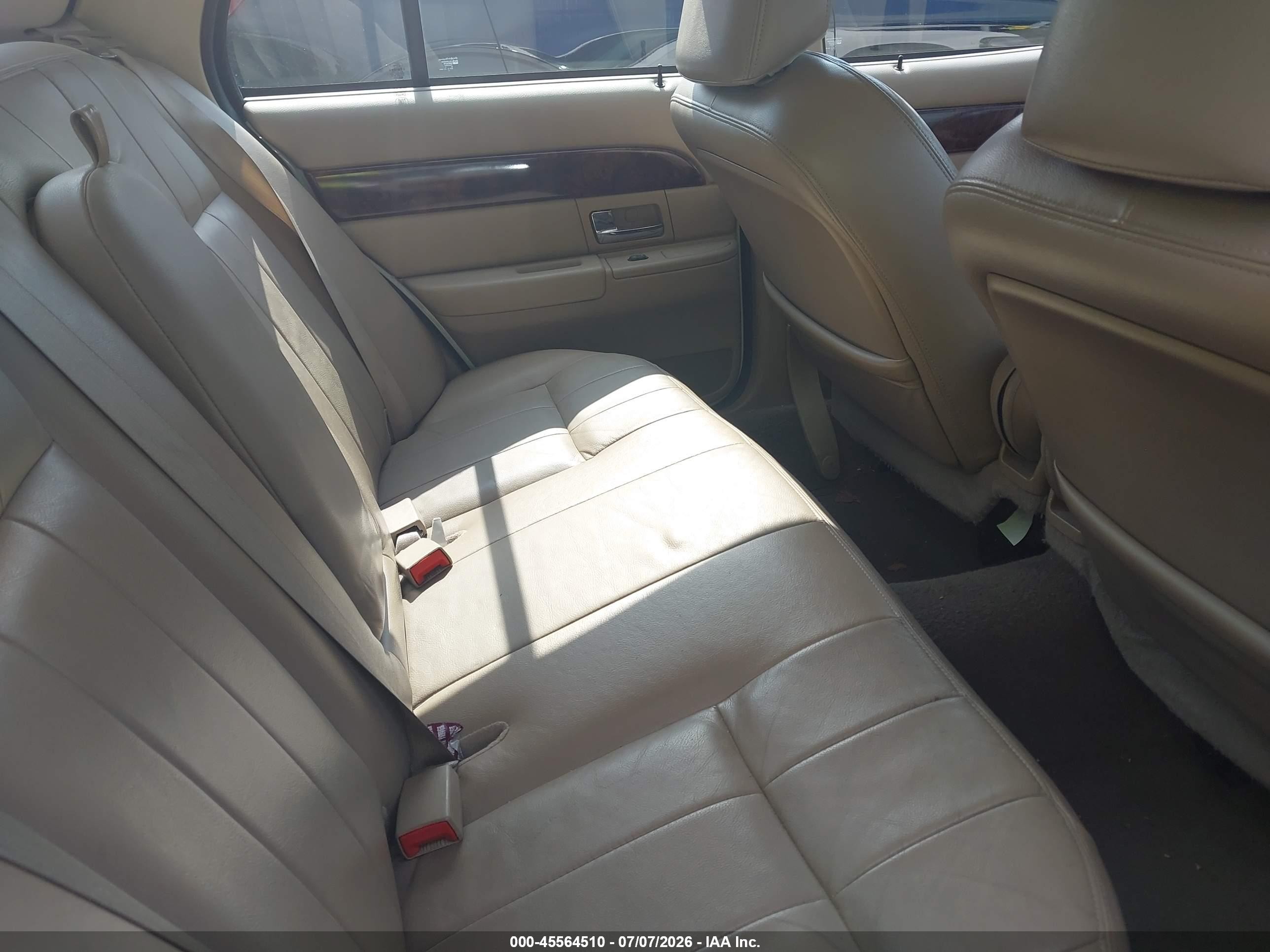 2005 Mercury Grand Marquis Ls/lse White vin: 2MEFM75W85X661271